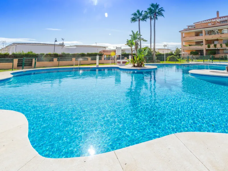 Make your dreams a reality!!!!!  If you have always dreamt about living in La Cala de Mijas on the ground floor with direct access to the beautiful community gardens then La Siesta Beach is for you!  The property is on a gated community only a few meters 