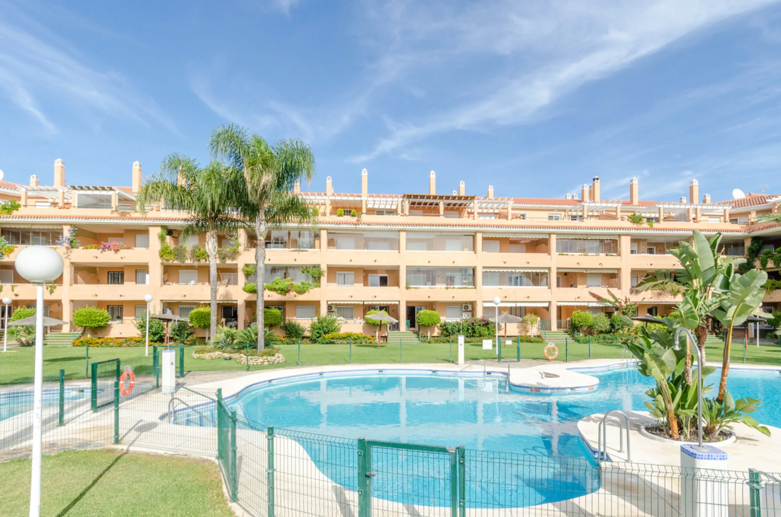 Make your dreams a reality!!!!!  If you have always dreamt about living in La Cala de Mijas on the ground floor with direct access to the beautiful community gardens then La Siesta Beach is for you!  The property is on a gated community only a few meters 
