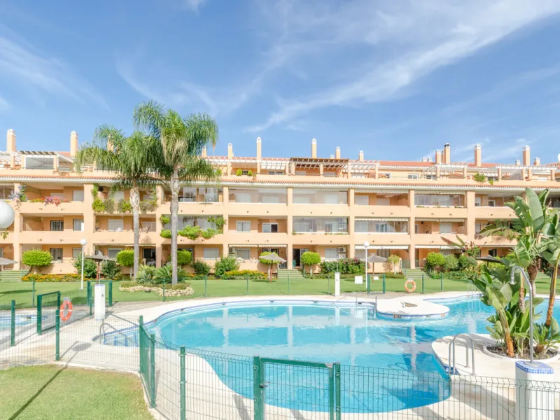 Make your dreams a reality!!!!!  If you have always dreamt about living in La Cala de Mijas on the ground floor with direct access to the beautiful community gardens then La Siesta Beach is for you!  The property is on a gated community only a few meters 
