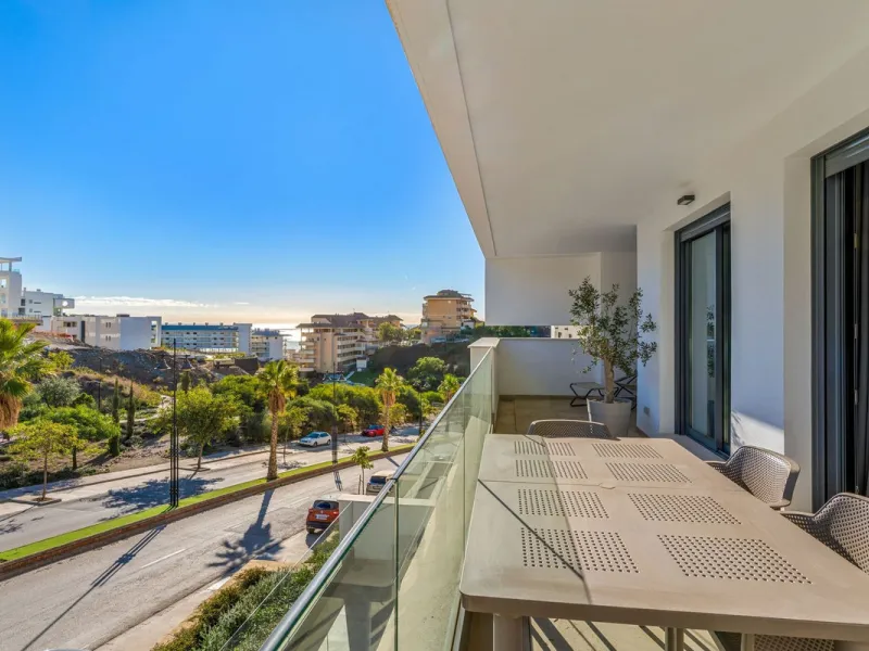 Modern Beachside Apartment in Higuron – Fully Furnished, En-Suite, Parking & Pool