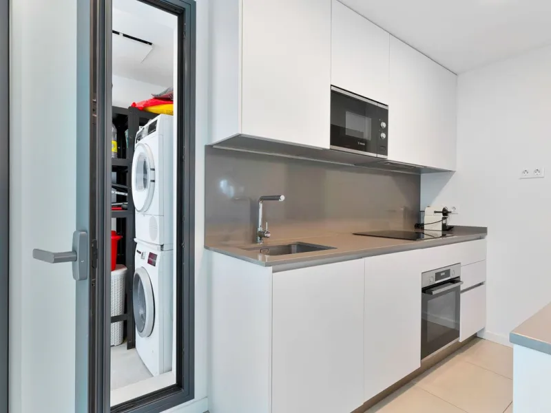 Modern Beachside Apartment in Higuron – Fully Furnished, En-Suite, Parking & Pool