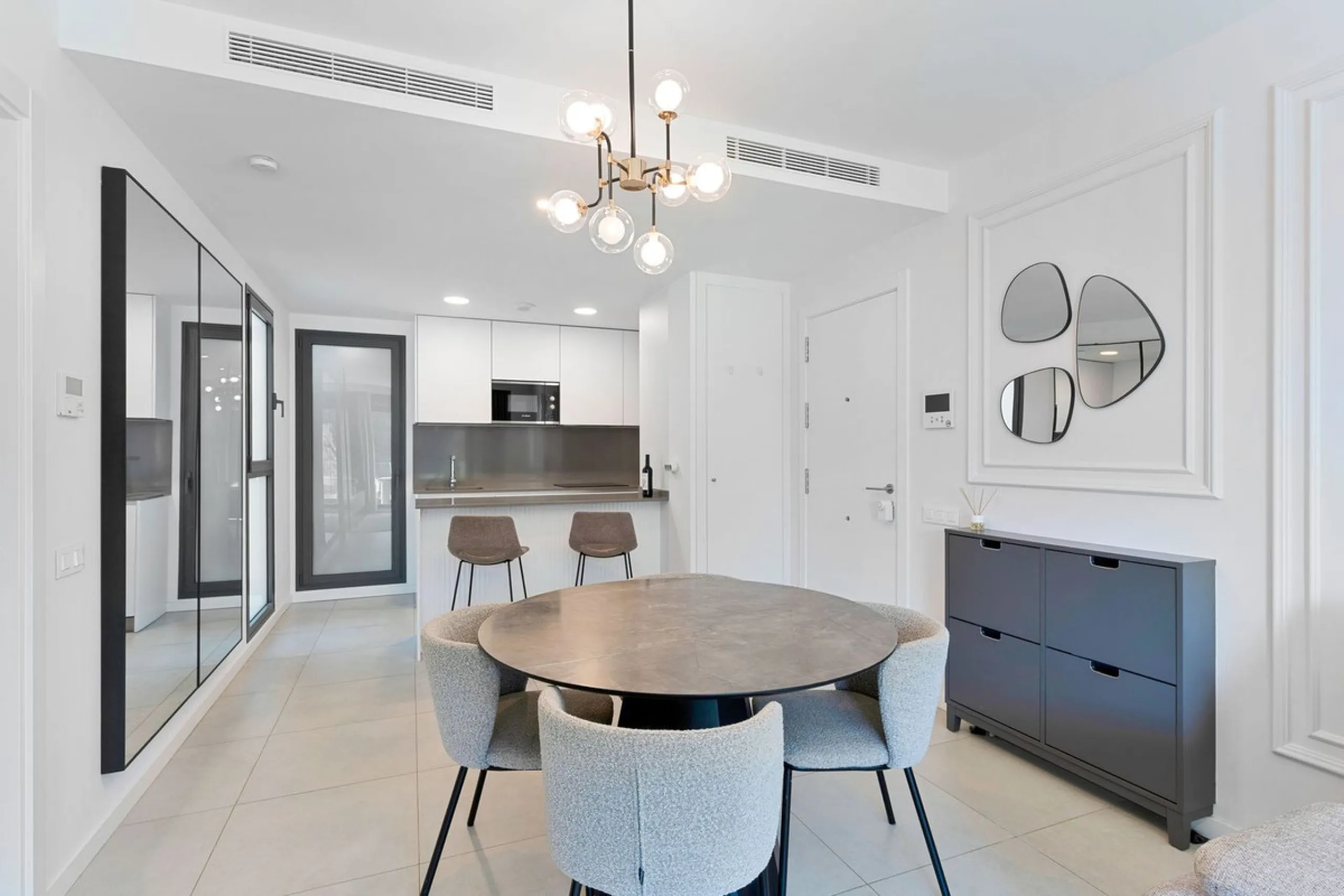 Modern Beachside Apartment in Higuron – Fully Furnished, En-Suite, Parking & Pool
