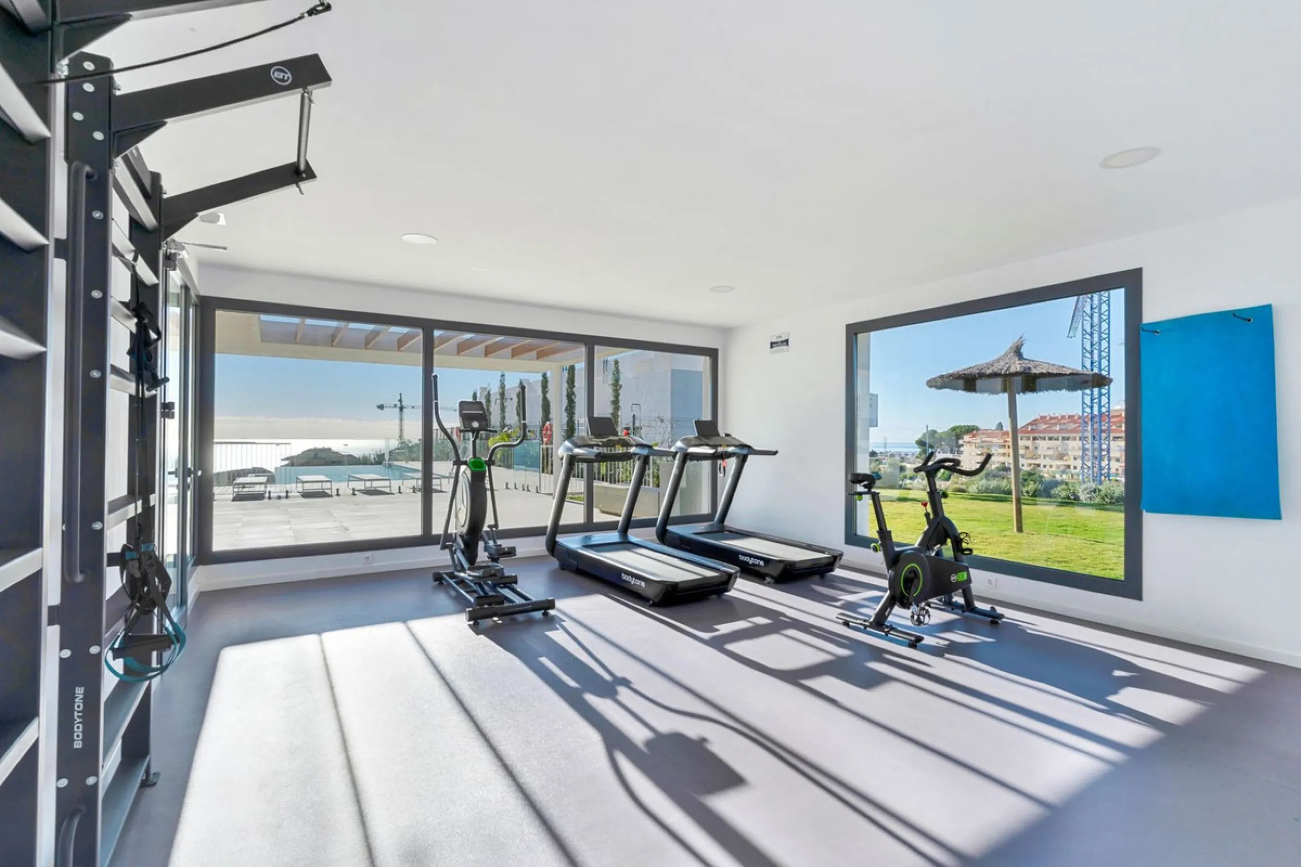 Modern Beachside Apartment in Higuron – Fully Furnished, En-Suite, Parking & Pool