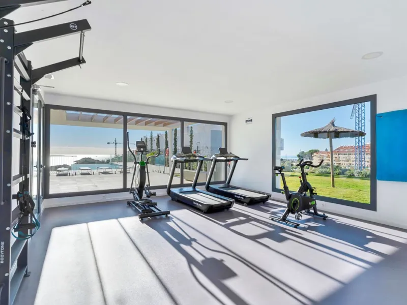 Modern Beachside Apartment in Higuron – Fully Furnished, En-Suite, Parking & Pool