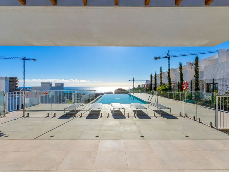 Modern Beachside Apartment in Higuron – Fully Furnished, En-Suite, Parking & Pool