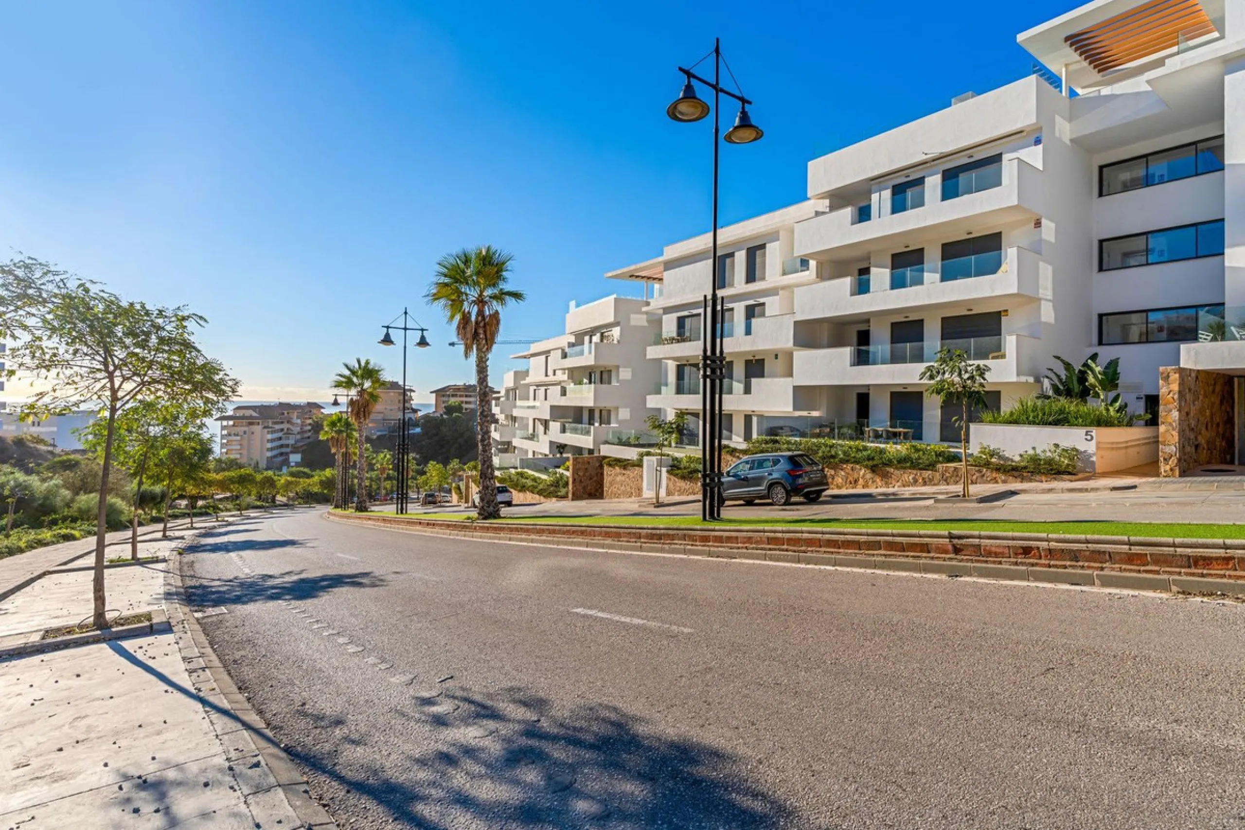Modern Beachside Apartment in Higuron – Fully Furnished, En-Suite, Parking & Pool