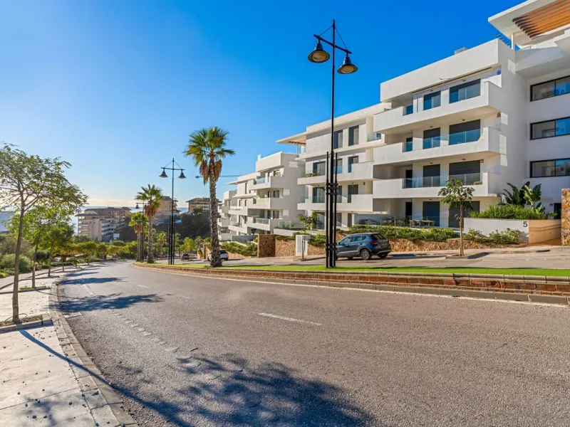 Modern Beachside Apartment in Higuron – Fully Furnished, En-Suite, Parking & Pool