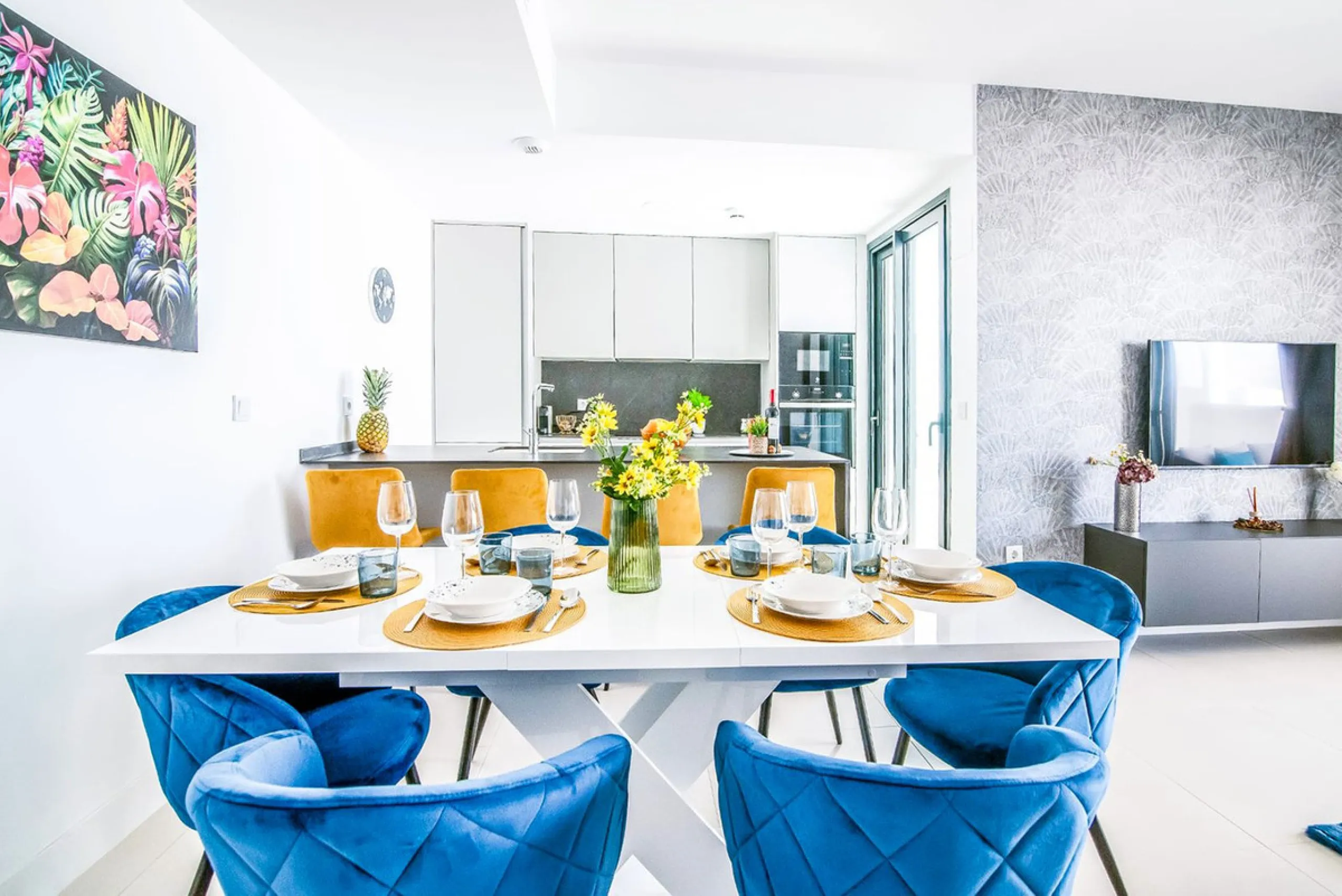 Contemporary 3-Bedroom Apartment at Las Lomas 2, Reserva del Higuerón. Reduced to 749,000 for a quick sale