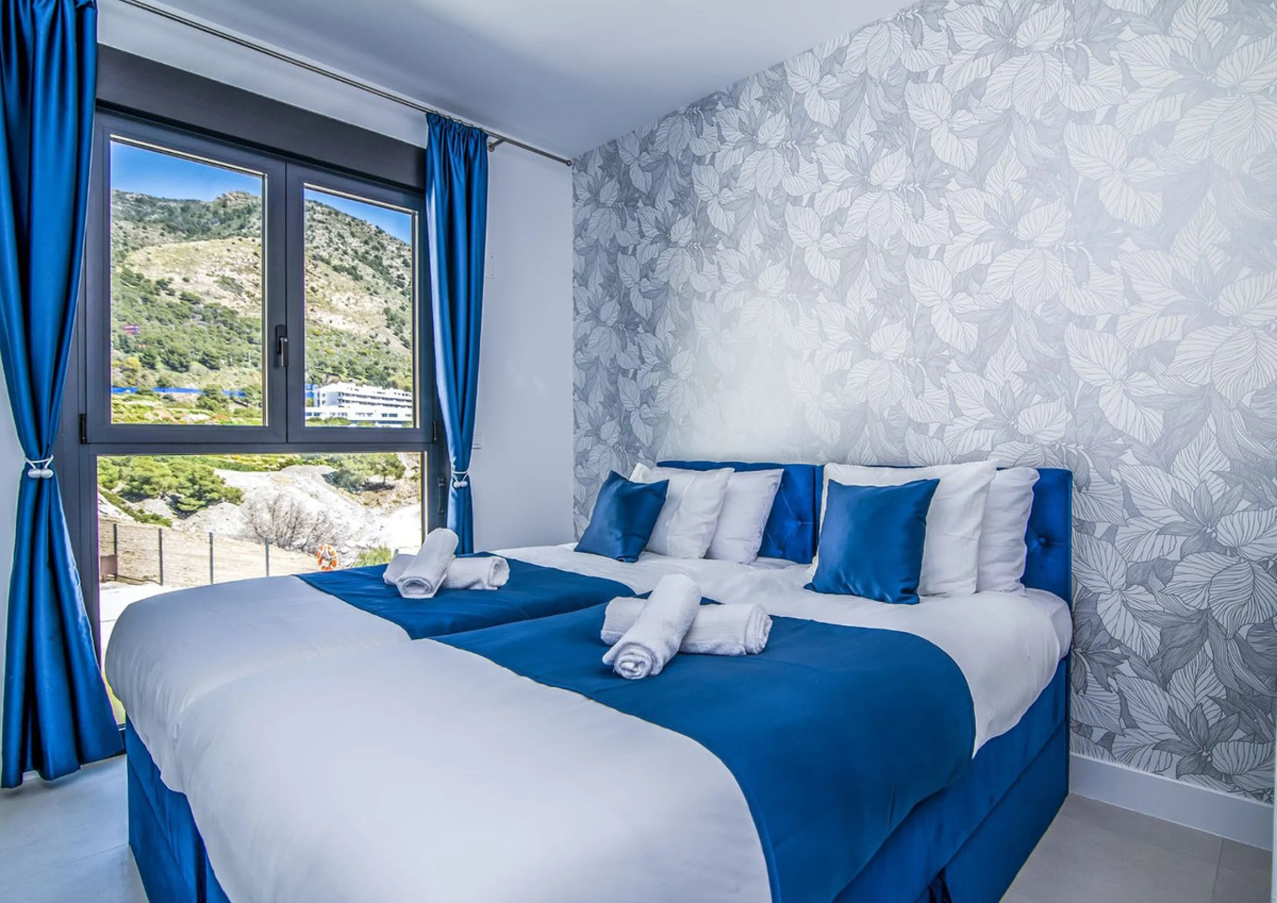 Contemporary 3-Bedroom Apartment at Las Lomas 2, Reserva del Higuerón. Reduced to 749,000 for a quick sale