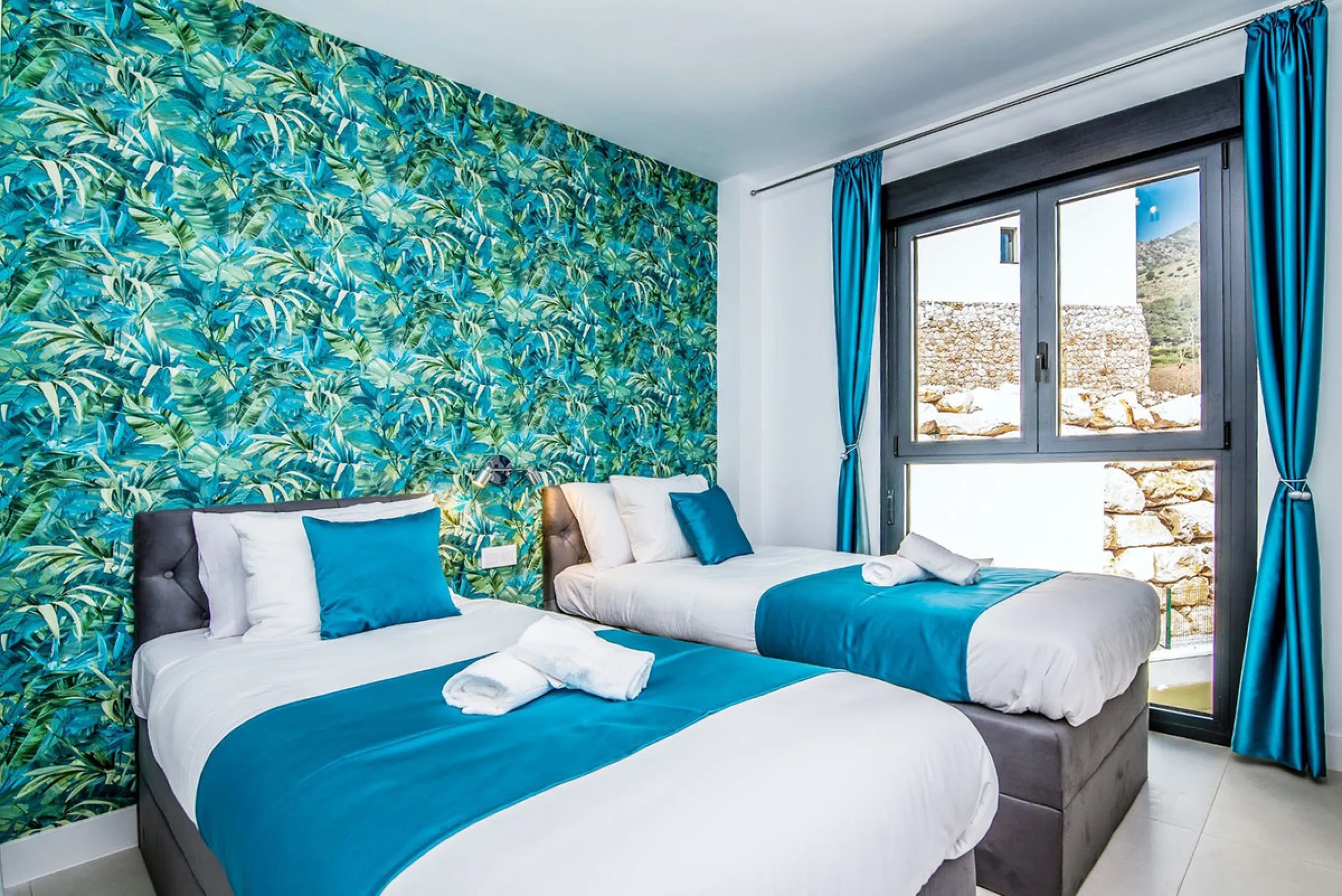 Contemporary 3-Bedroom Apartment at Las Lomas 2, Reserva del Higuerón. Reduced to 749,000 for a quick sale