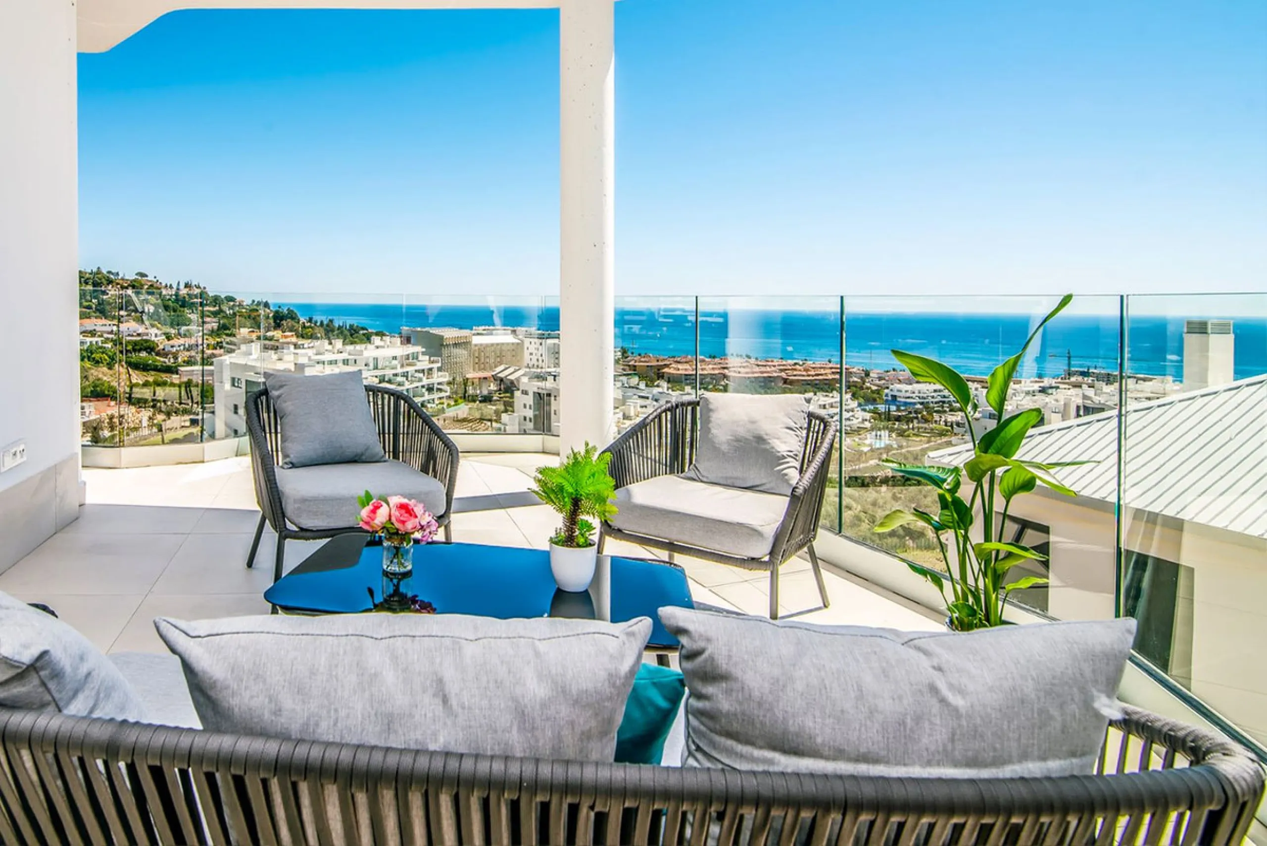 Contemporary 3-Bedroom Apartment at Las Lomas 2, Reserva del Higuerón. Reduced to 749,000 for a quick sale