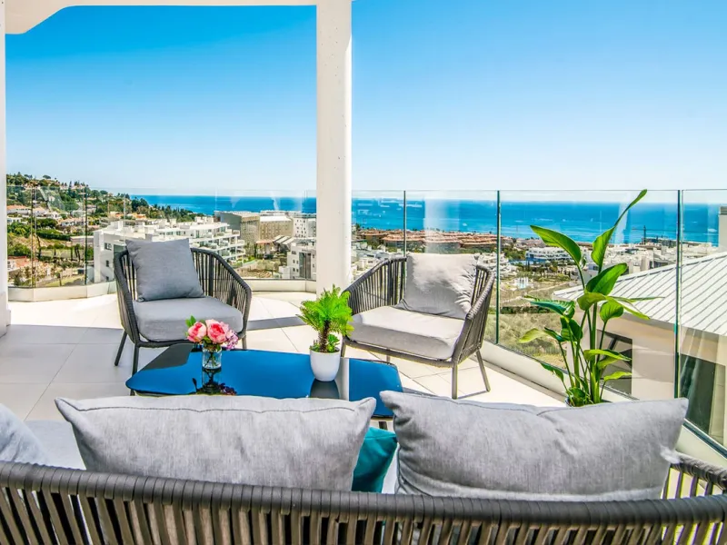 Contemporary 3-Bedroom Apartment at Las Lomas 2, Reserva del Higuerón. Reduced to 749,000 for a quick sale
