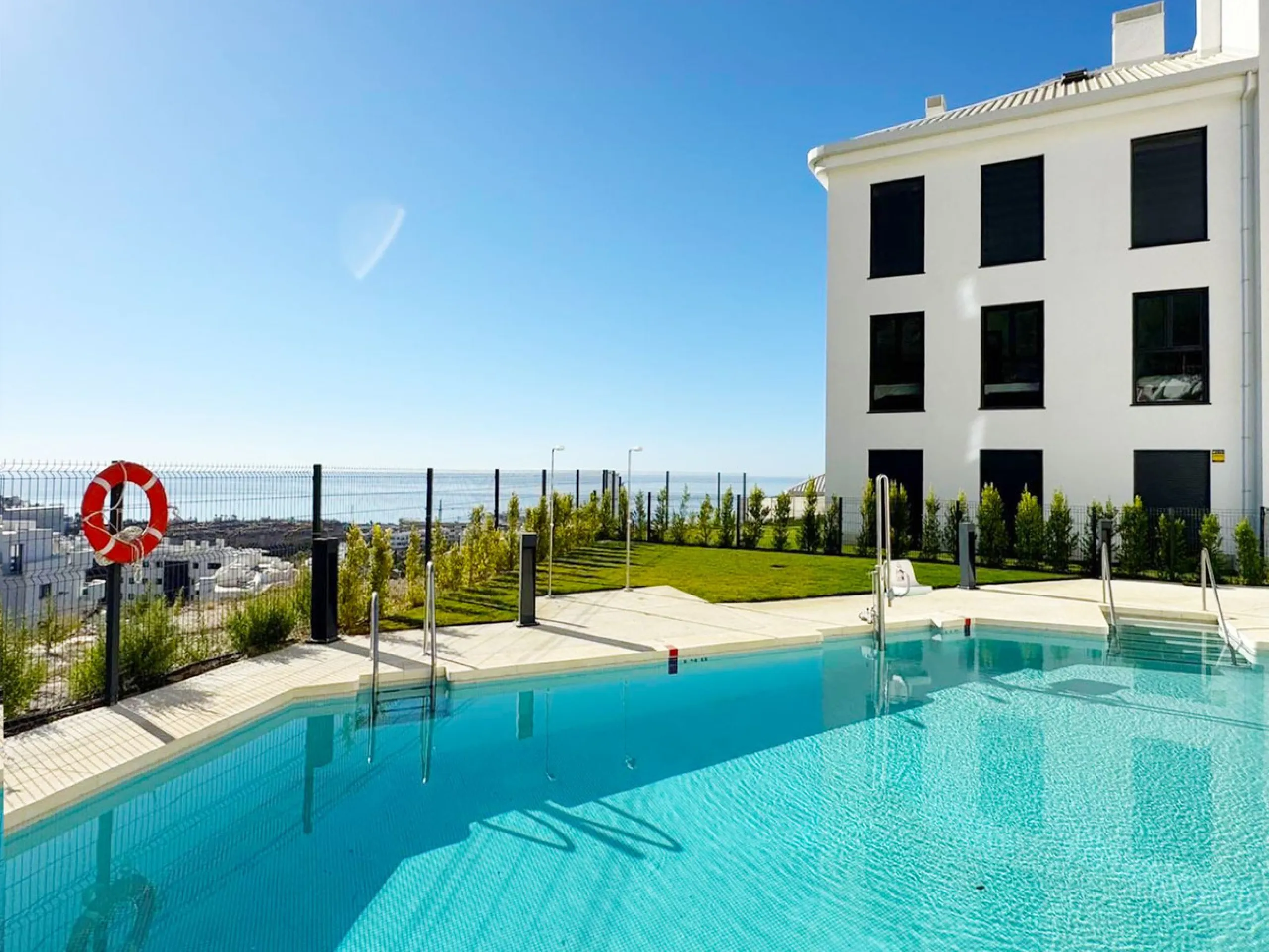 Contemporary 3-Bedroom Apartment at Las Lomas 2, Reserva del Higuerón. Reduced to 749,000 for a quick sale
