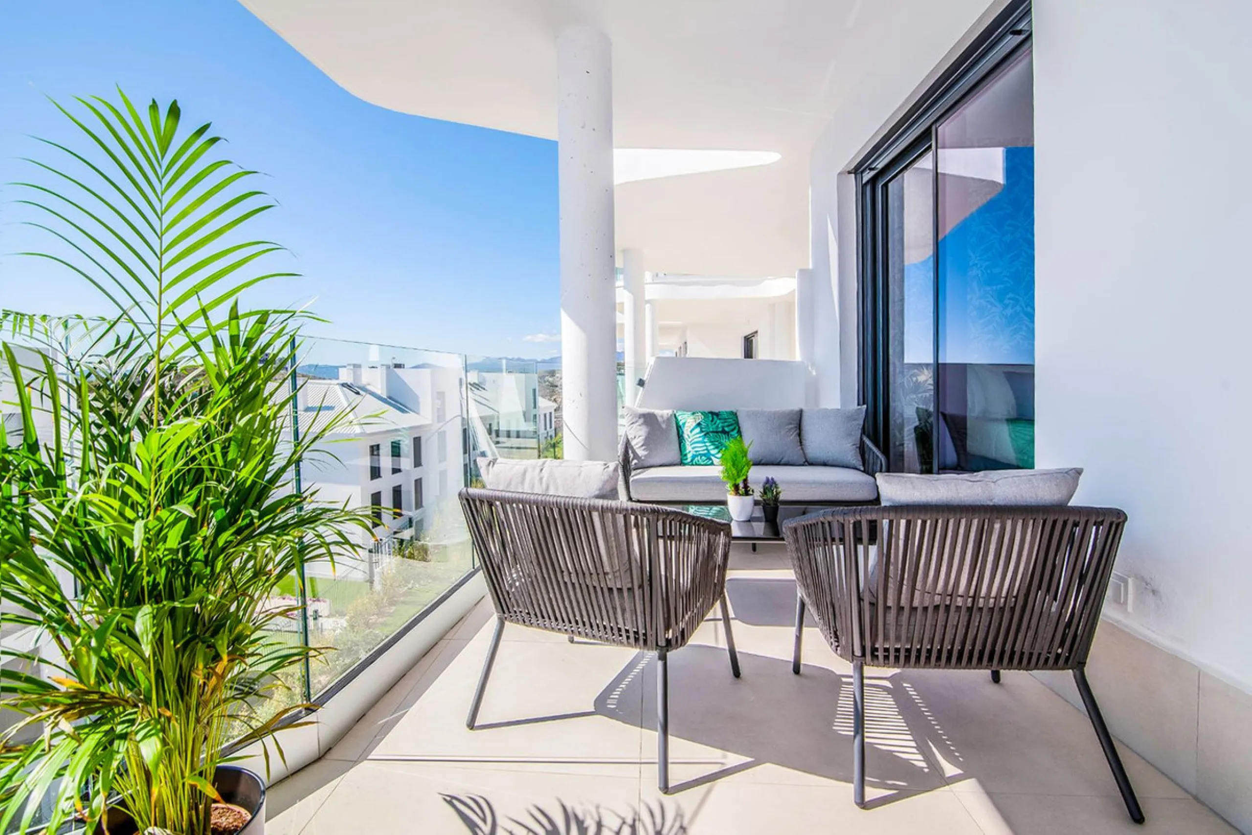 Apartment - Middle Floor Apartment в продаже в Fuengirola, Málaga. В доме 2 спален и 2 ванных комнат. Площадь дома 111 м²