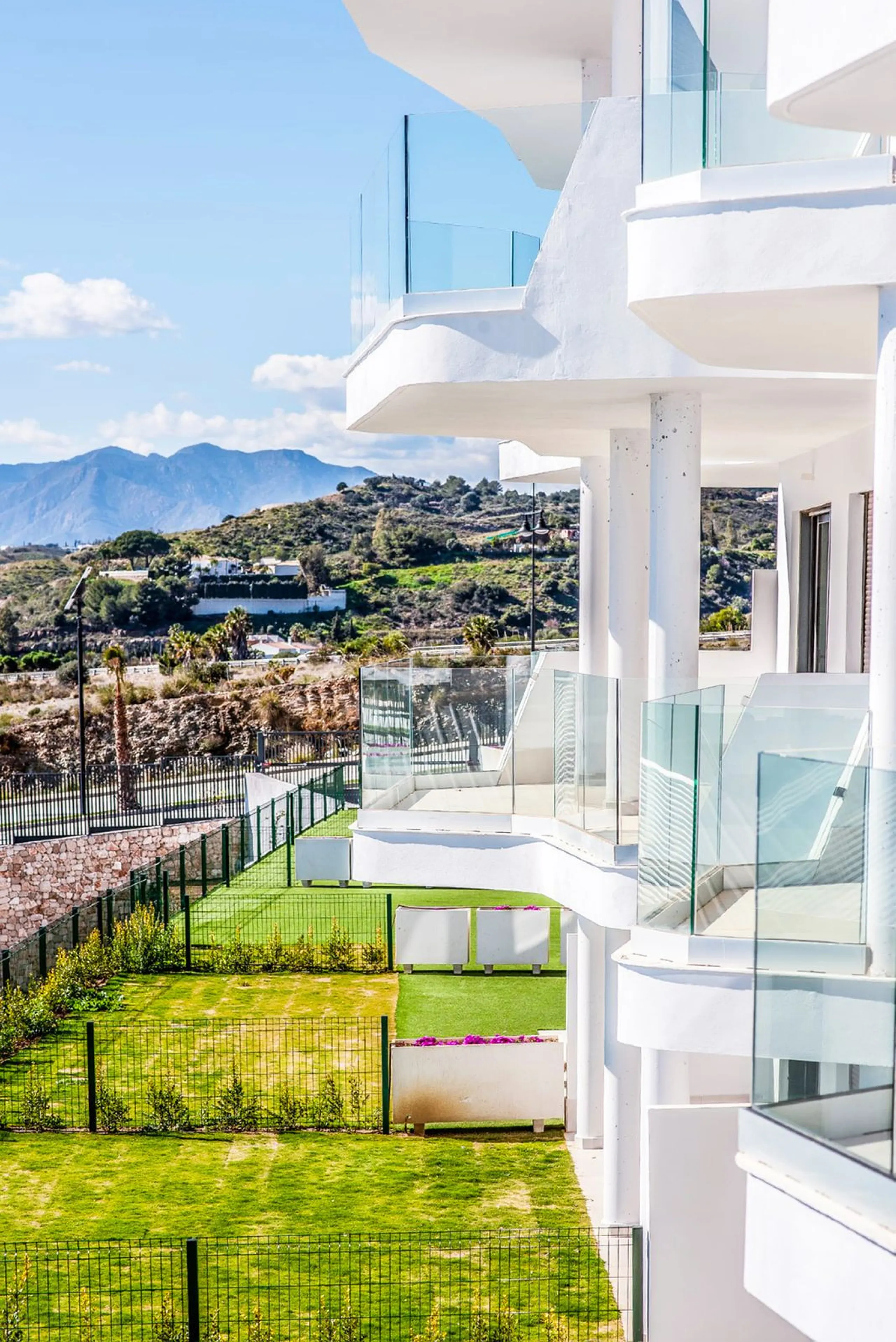 Apartment - Middle Floor Apartment в продаже в Fuengirola, Málaga. В доме 2 спален и 2 ванных комнат. Площадь дома 111 м²
