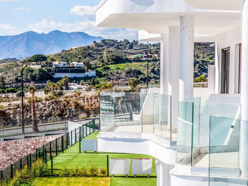 Apartment - Middle Floor Apartment в продаже в Fuengirola, Málaga. В доме 2 спален и 2 ванных комнат. Площадь дома 111 м²