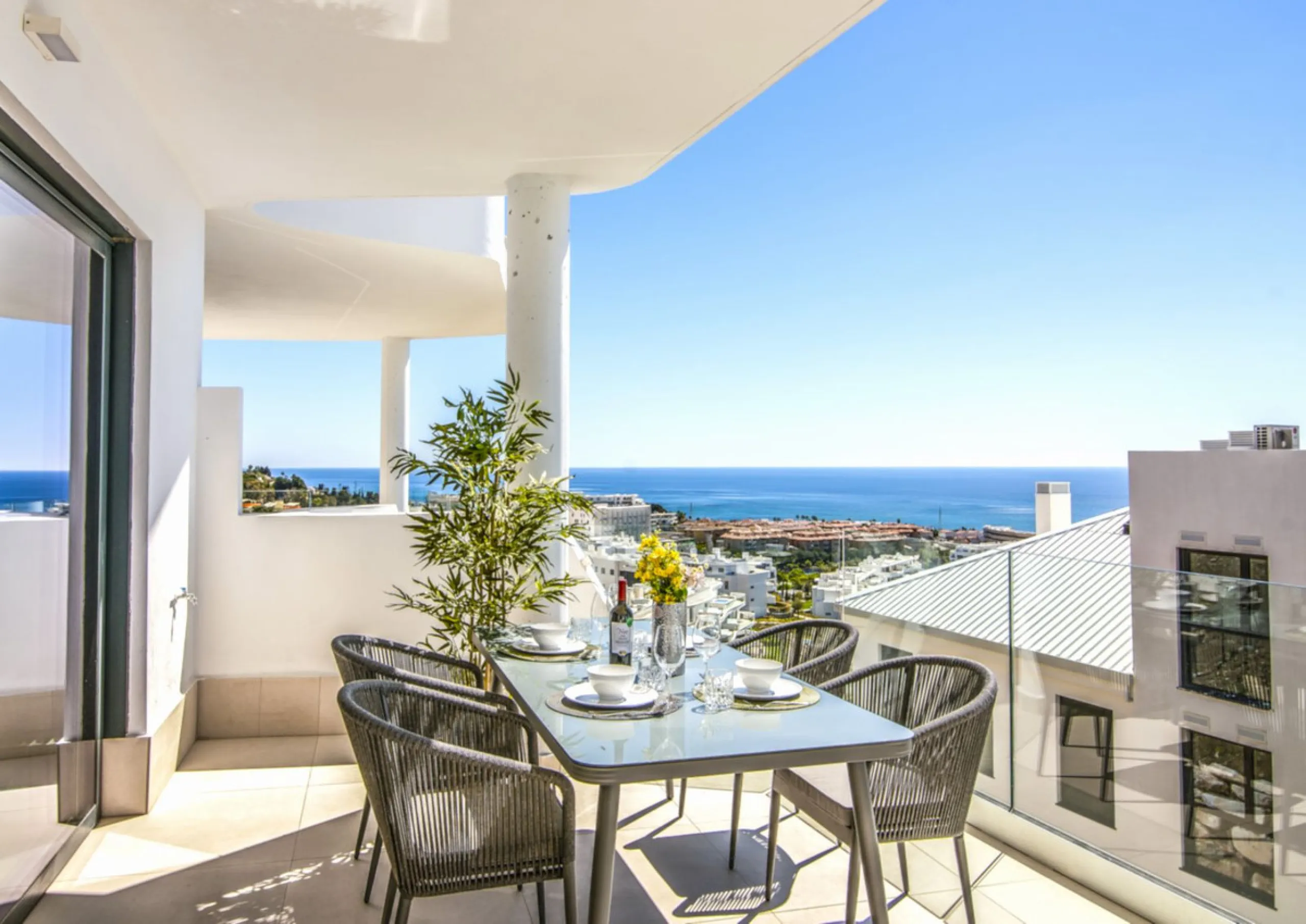 Apartment - Middle Floor Apartment в продаже в Fuengirola, Málaga. В доме 2 спален и 2 ванных комнат. Площадь дома 111 м²