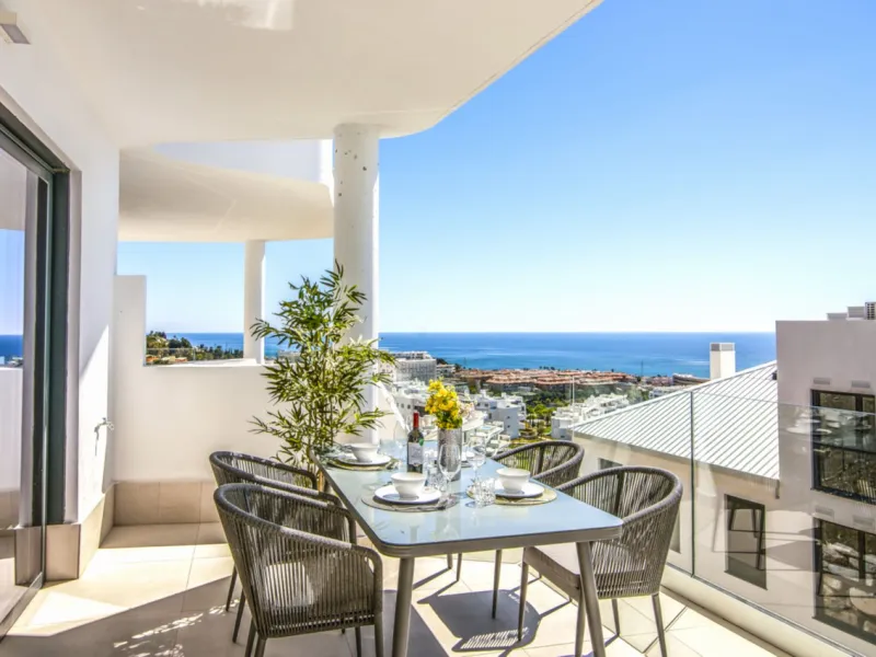 Apartment - Middle Floor Apartment в продаже в Fuengirola, Málaga. В доме 2 спален и 2 ванных комнат. Площадь дома 111 м²