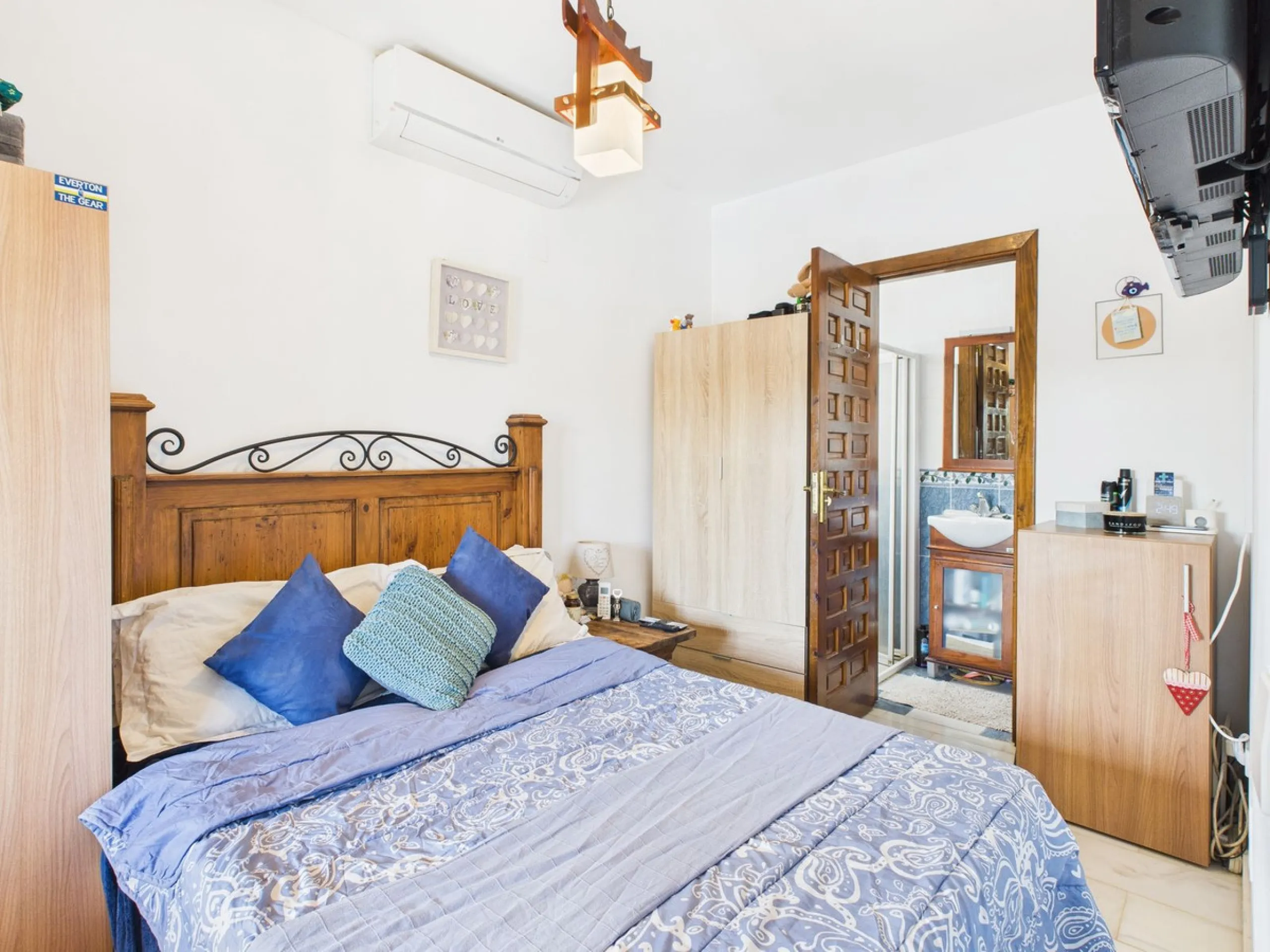 Beautiful 4-Bedroom Detached Home with Private Pool in Forest Hills, Estepona
