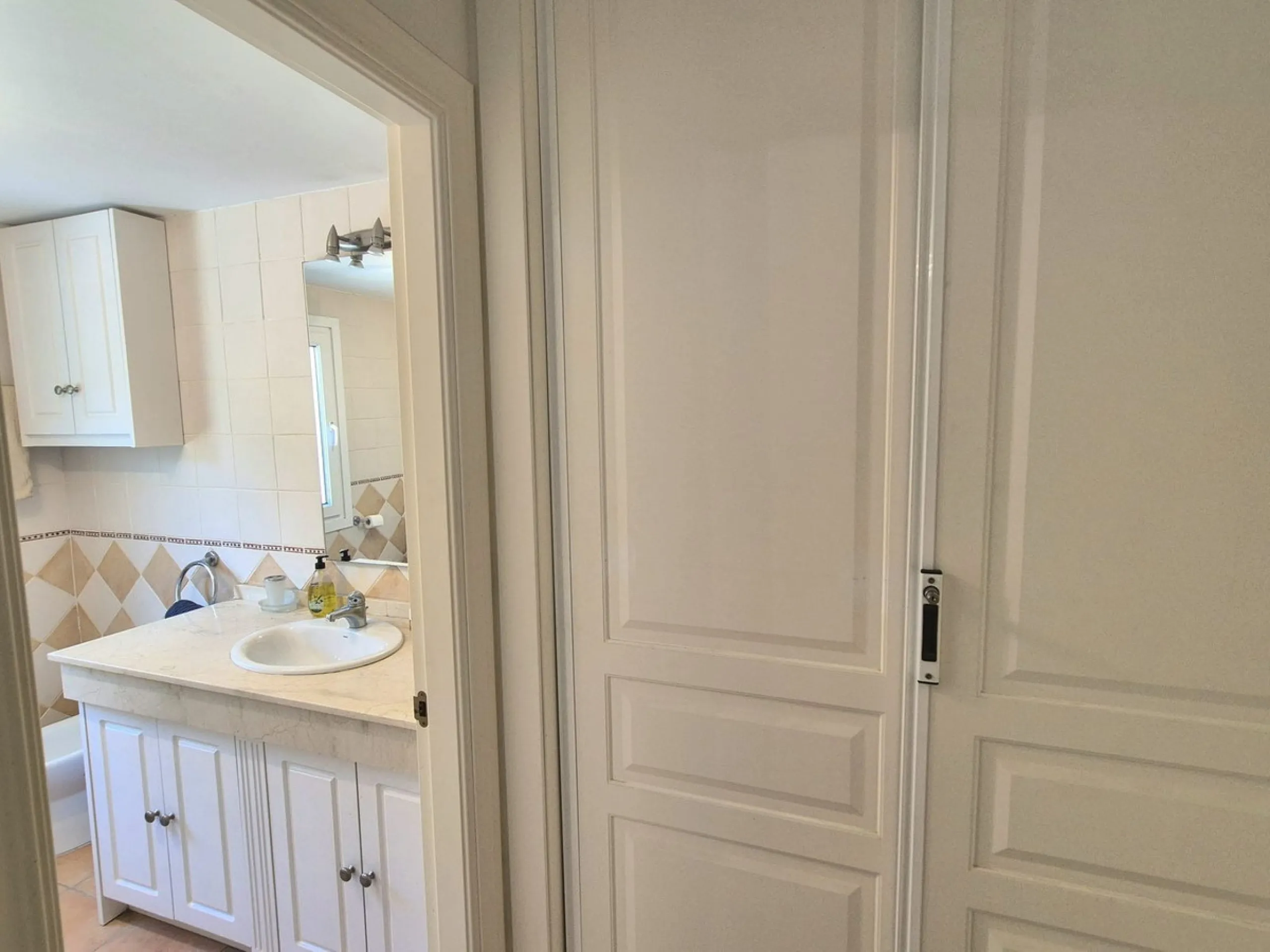 House - Townhouse в продаже в Alhaurín el Grande, Málaga. В доме 3 спален и 3 ванных комнат. Площадь дома 127 м²
