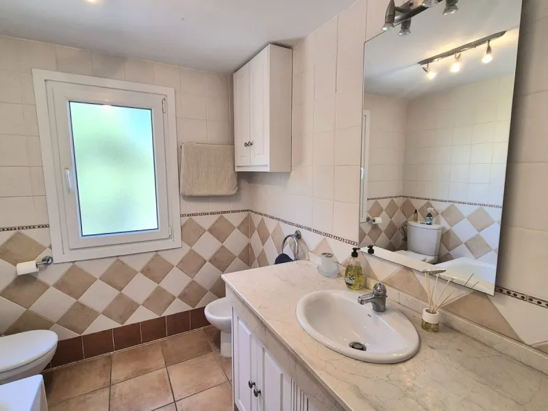 House - Townhouse в продаже в Alhaurín el Grande, Málaga. В доме 3 спален и 3 ванных комнат. Площадь дома 127 м²