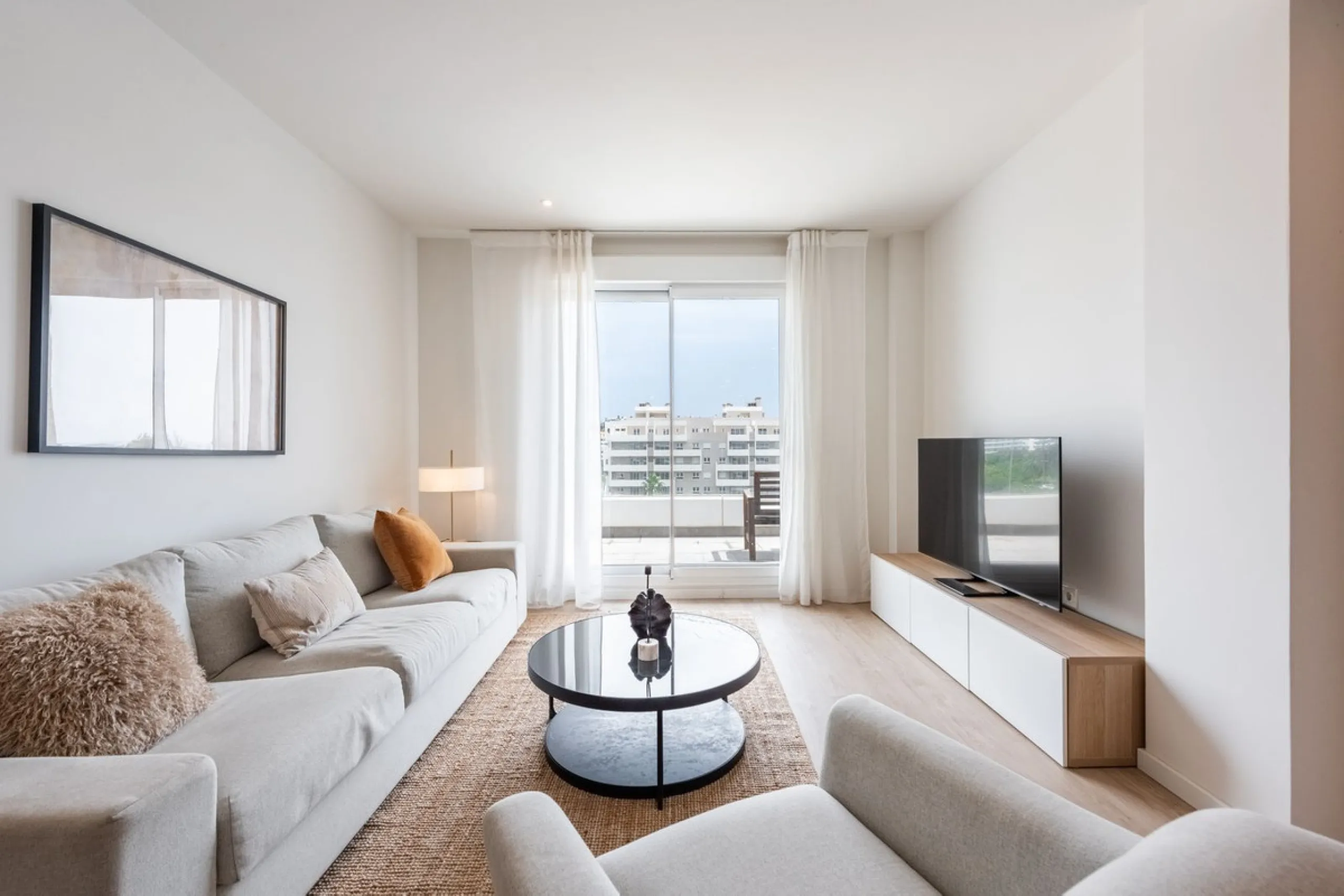 Modern & Luxurious Apartment with Sea Views in La Campana, Nueva Andalucía