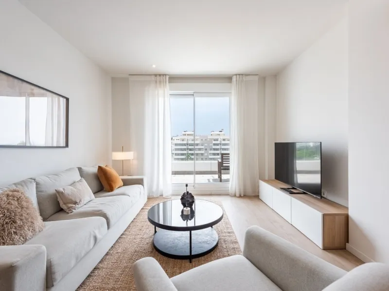 Modern & Luxurious Apartment with Sea Views in La Campana, Nueva Andalucía