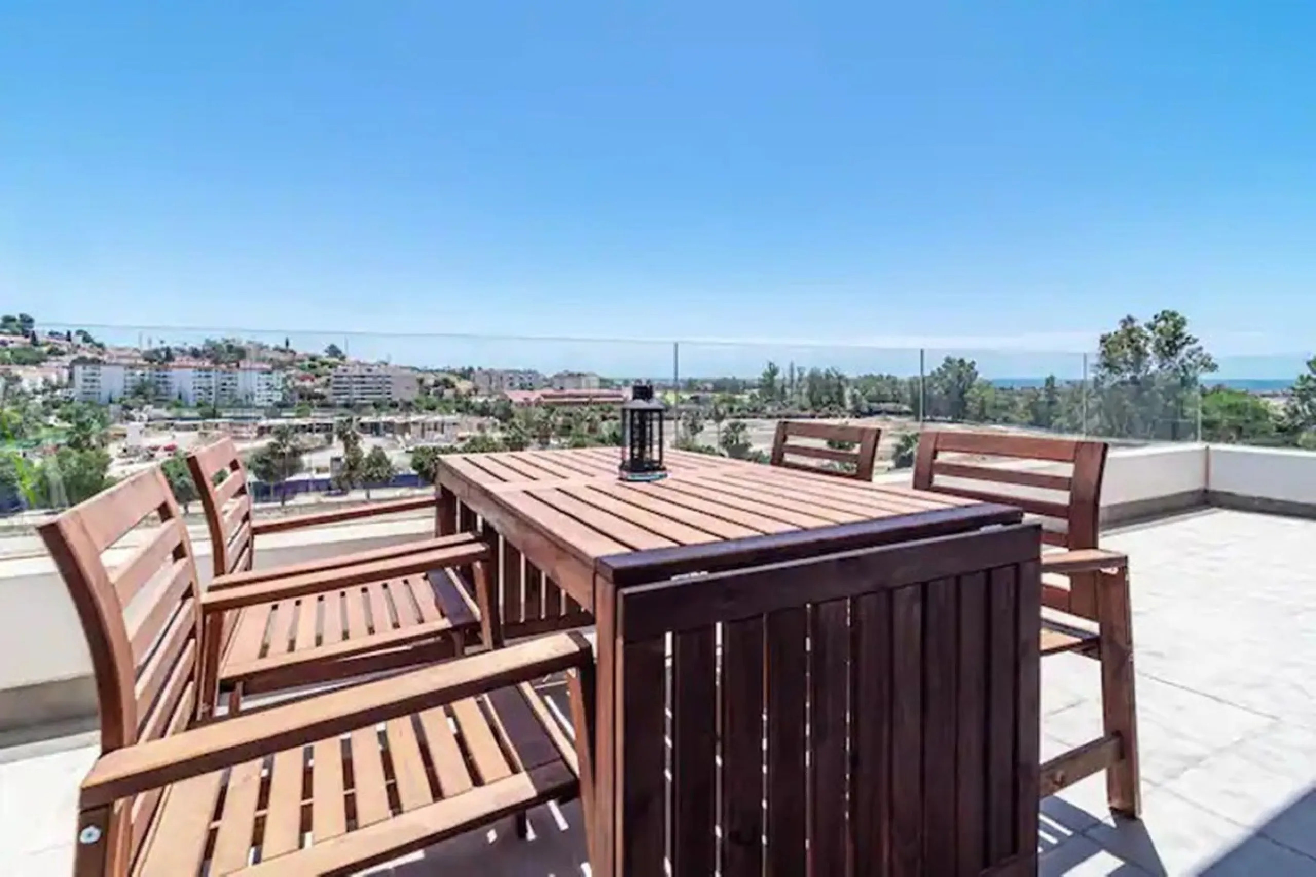 Modern & Luxurious Apartment with Sea Views in La Campana, Nueva Andalucía