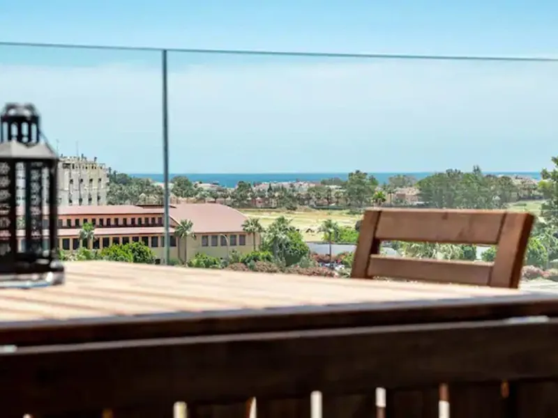 Modern & Luxurious Apartment with Sea Views in La Campana, Nueva Andalucía