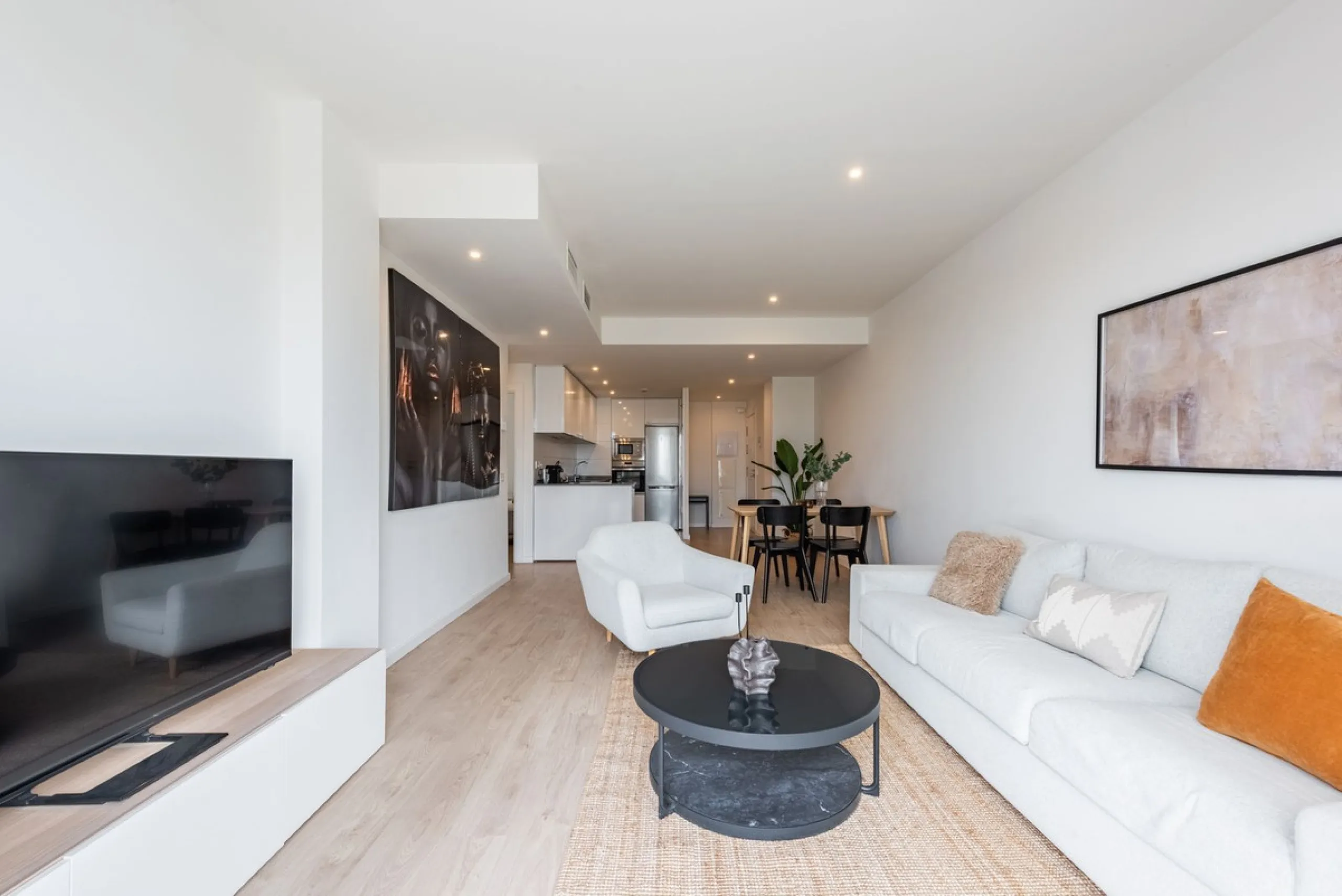 Modern & Luxurious Apartment with Sea Views in La Campana, Nueva Andalucía