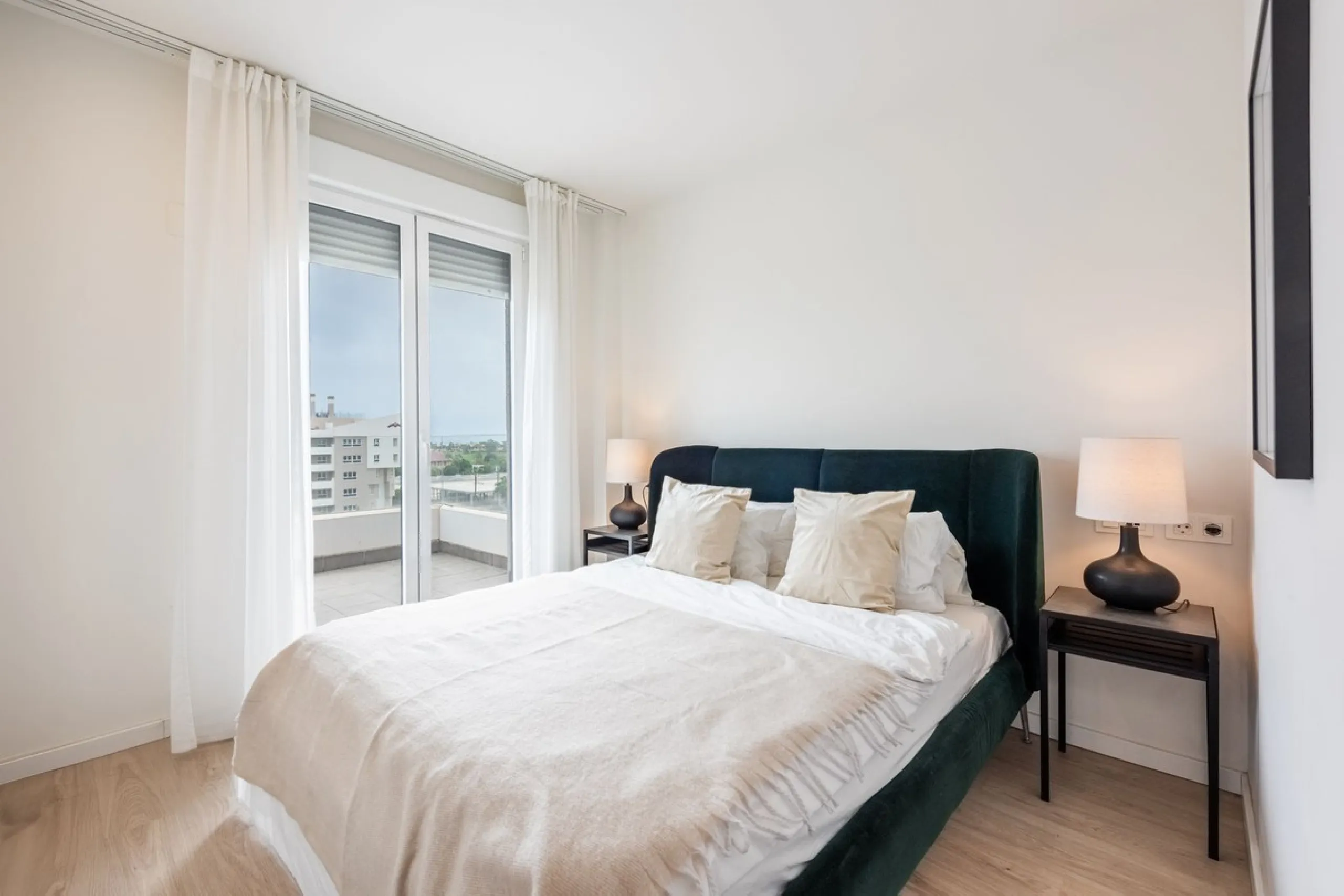 Modern & Luxurious Apartment with Sea Views in La Campana, Nueva Andalucía