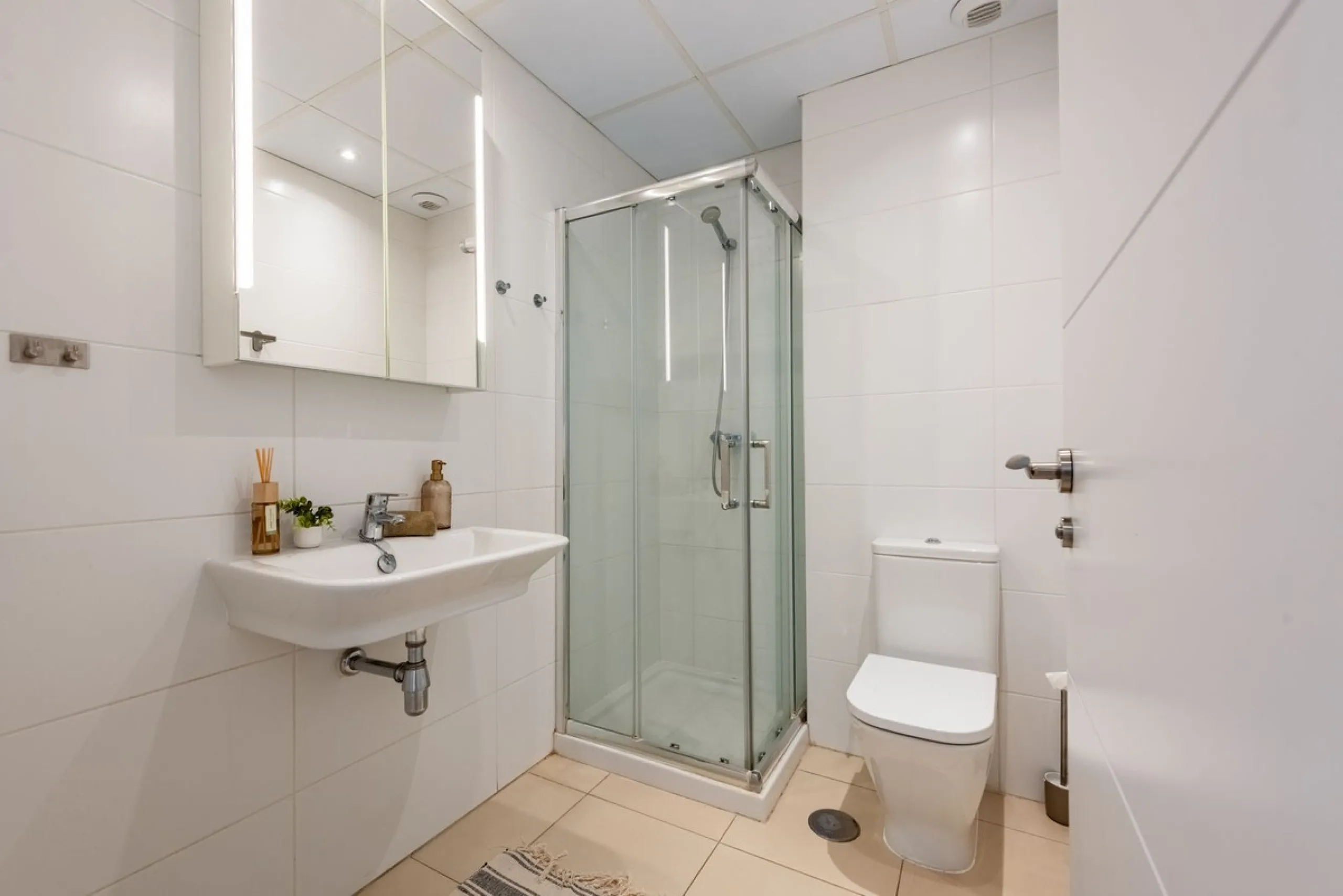 Modern & Luxurious Apartment with Sea Views in La Campana, Nueva Andalucía