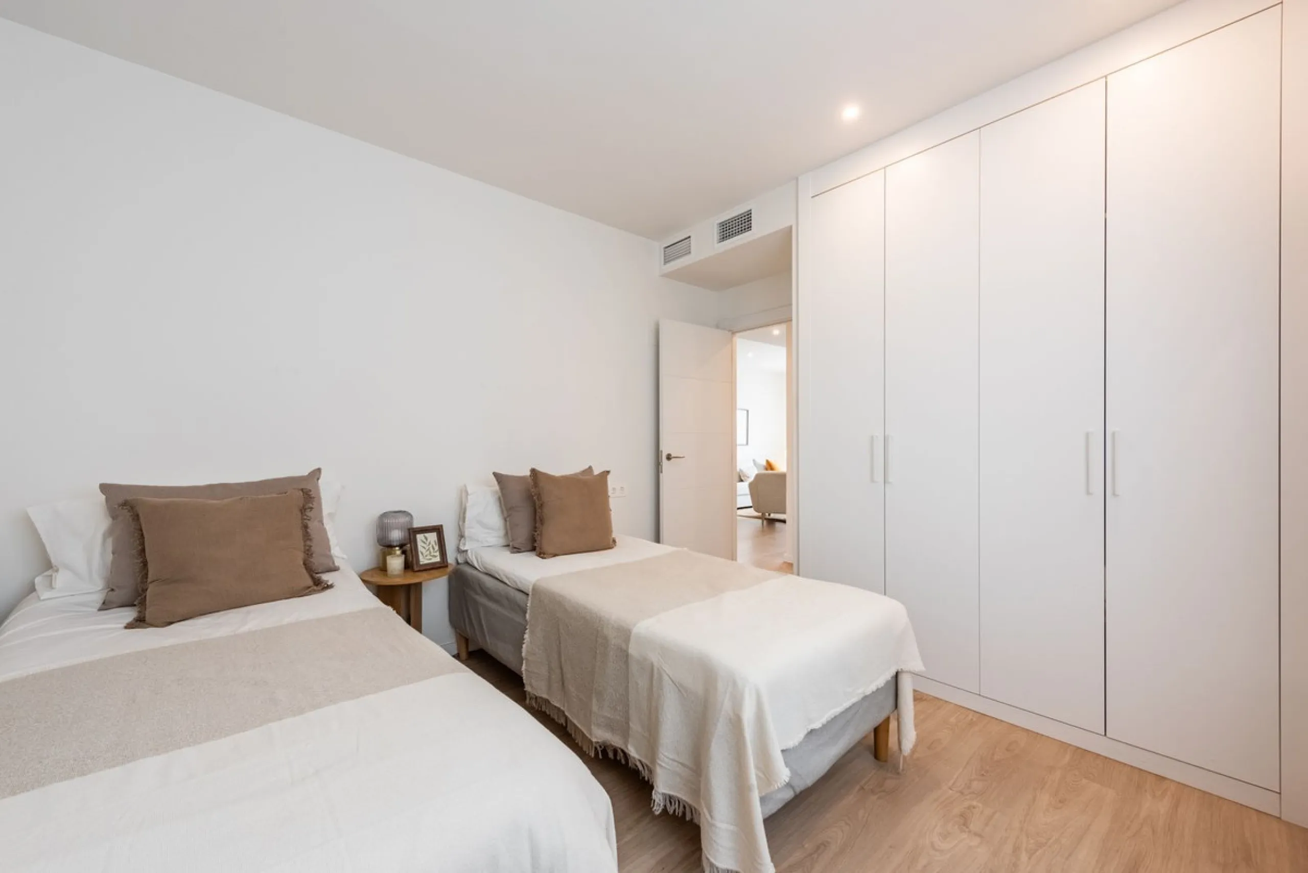 Modern & Luxurious Apartment with Sea Views in La Campana, Nueva Andalucía