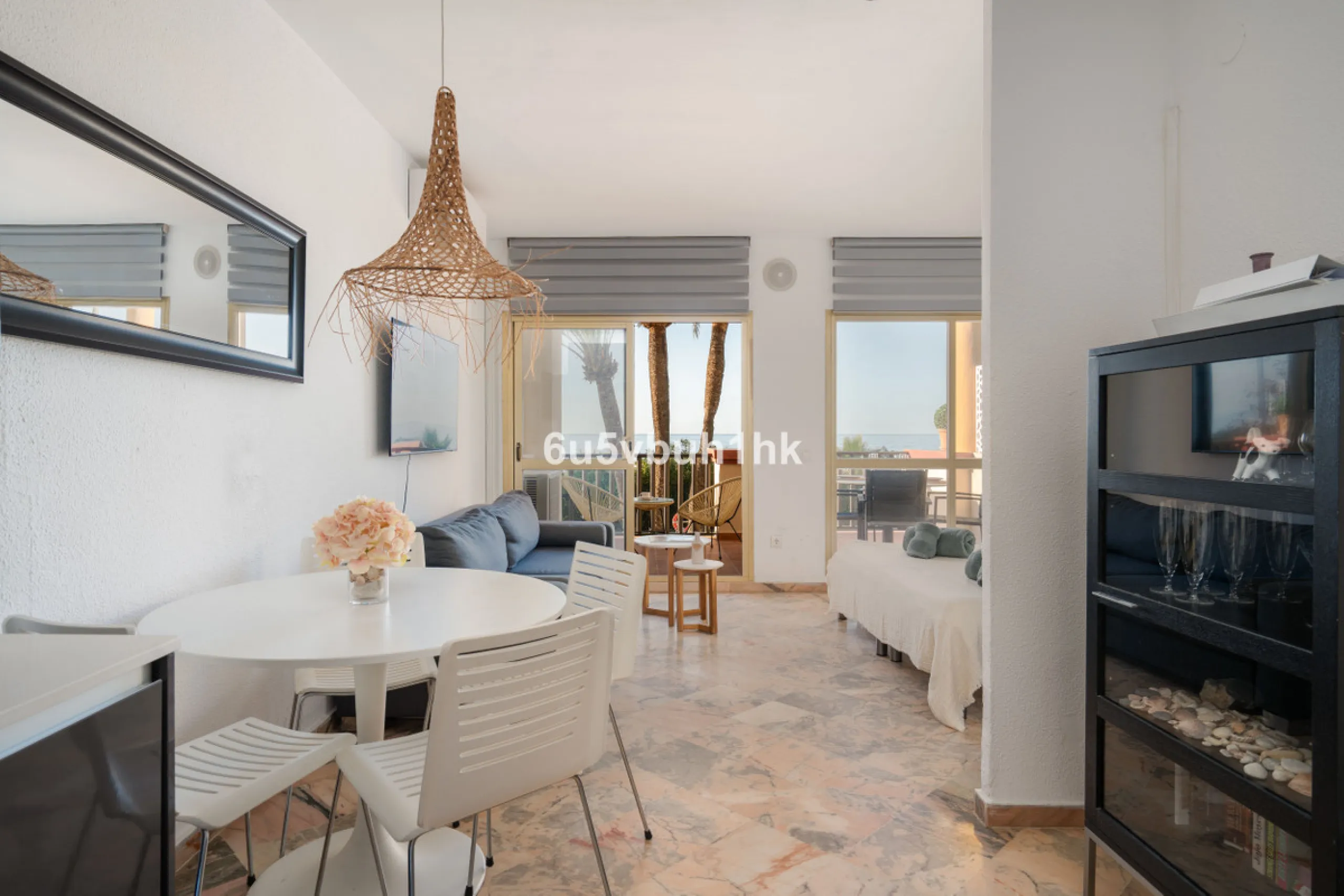 Apartment - Middle Floor Studio в продаже в Marbella, Málaga. В доме 1 спален и 1 ванных комнат. Площадь дома 35 м². Площадь участка 1 м²