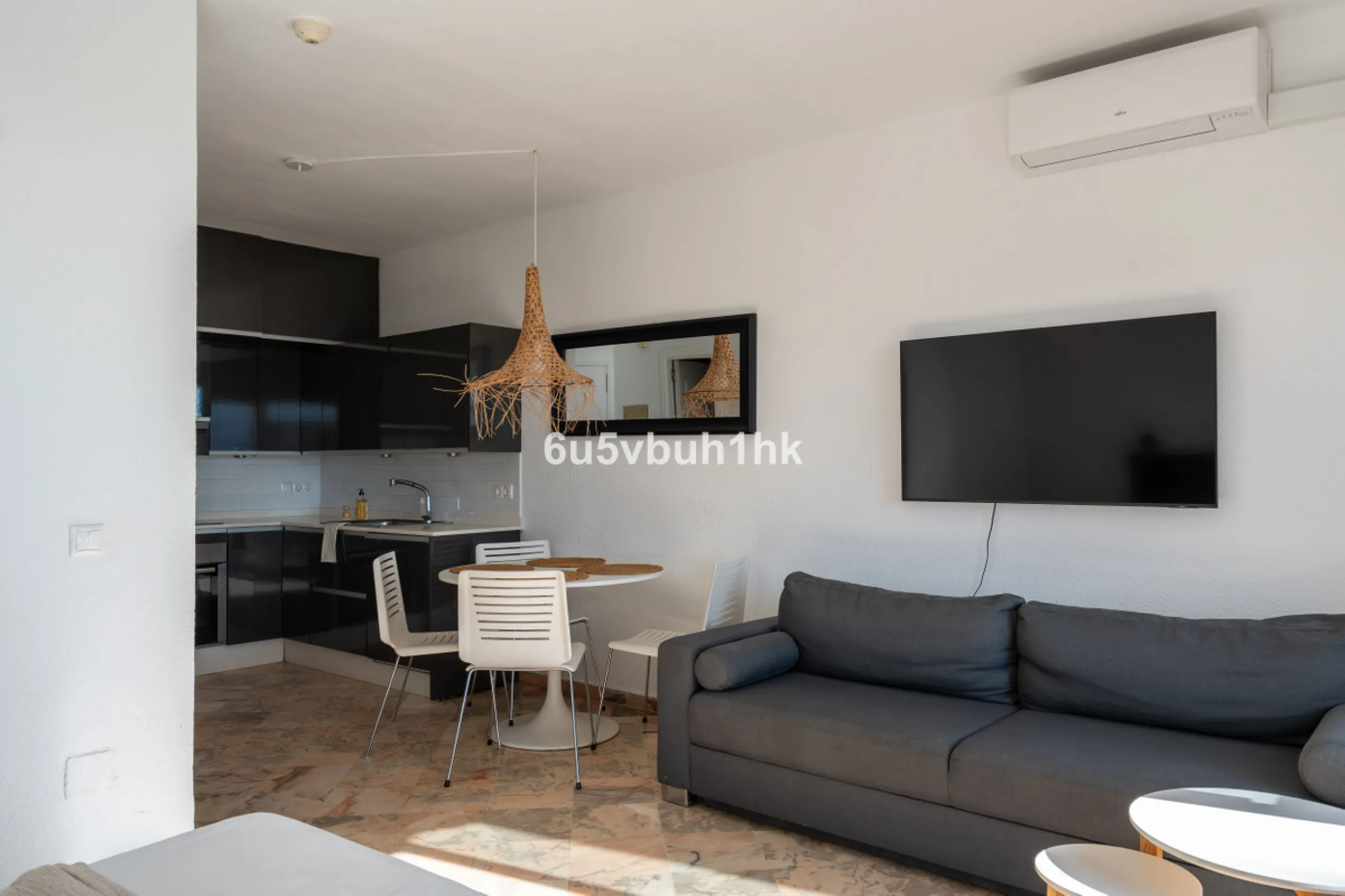 Apartment - Middle Floor Studio в продаже в Marbella, Málaga. В доме 1 спален и 1 ванных комнат. Площадь дома 35 м². Площадь участка 1 м²