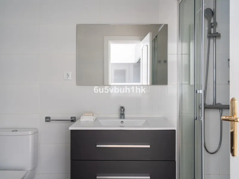 Apartment - Middle Floor Studio в продаже в Marbella, Málaga. В доме 1 спален и 1 ванных комнат. Площадь дома 35 м². Площадь участка 1 м²