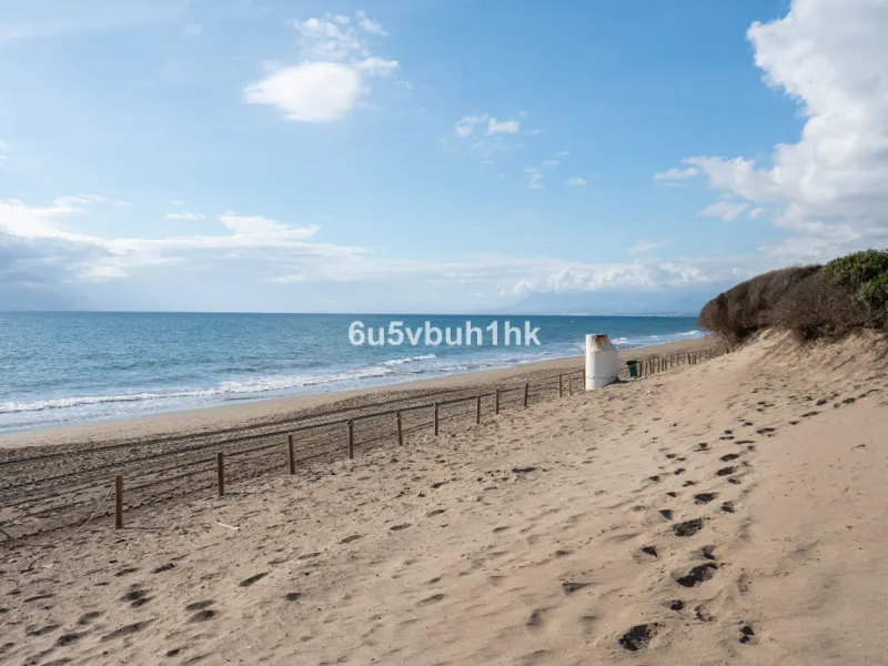Apartment - Middle Floor Studio в продаже в Marbella, Málaga. В доме 1 спален и 1 ванных комнат. Площадь дома 35 м². Площадь участка 1 м²
