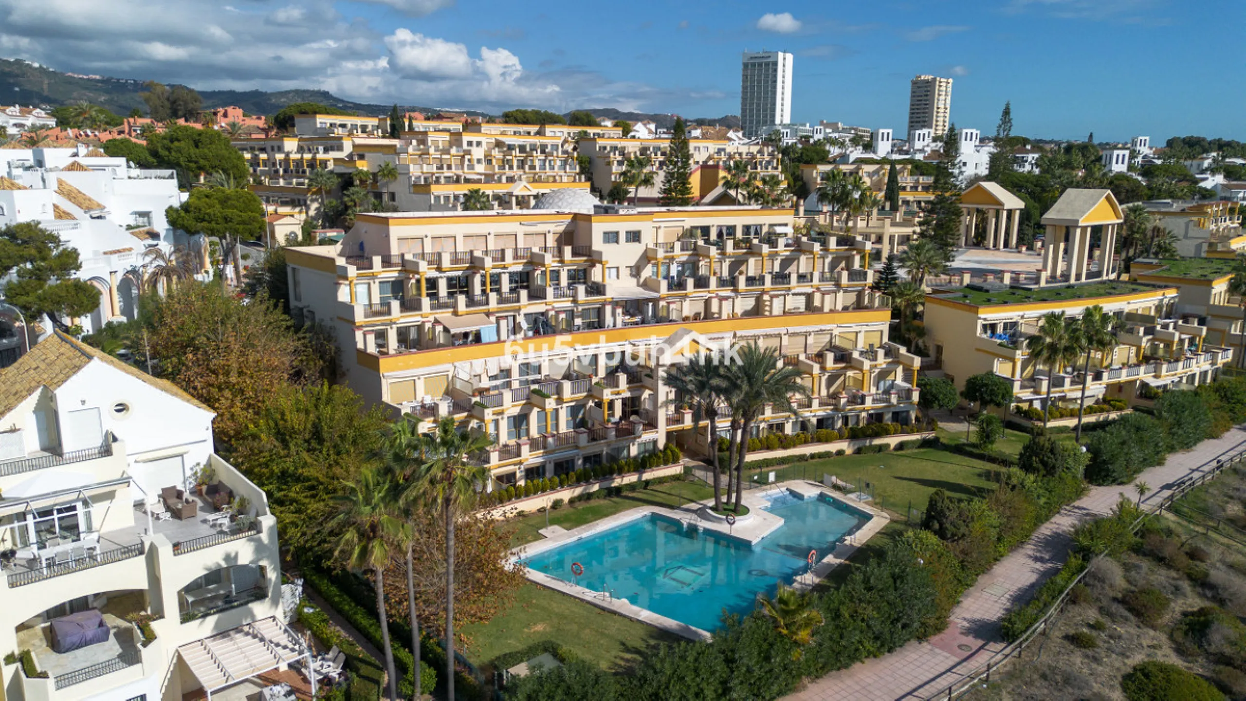 Apartment - Middle Floor Studio в продаже в Marbella, Málaga. В доме 1 спален и 1 ванных комнат. Площадь дома 35 м². Площадь участка 1 м²