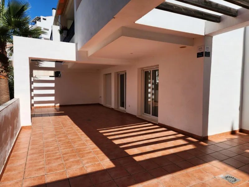BRIGHT AND SPACIOUS APARTMENT NEXT TO A GOLF COURSE IN BENALMADENA