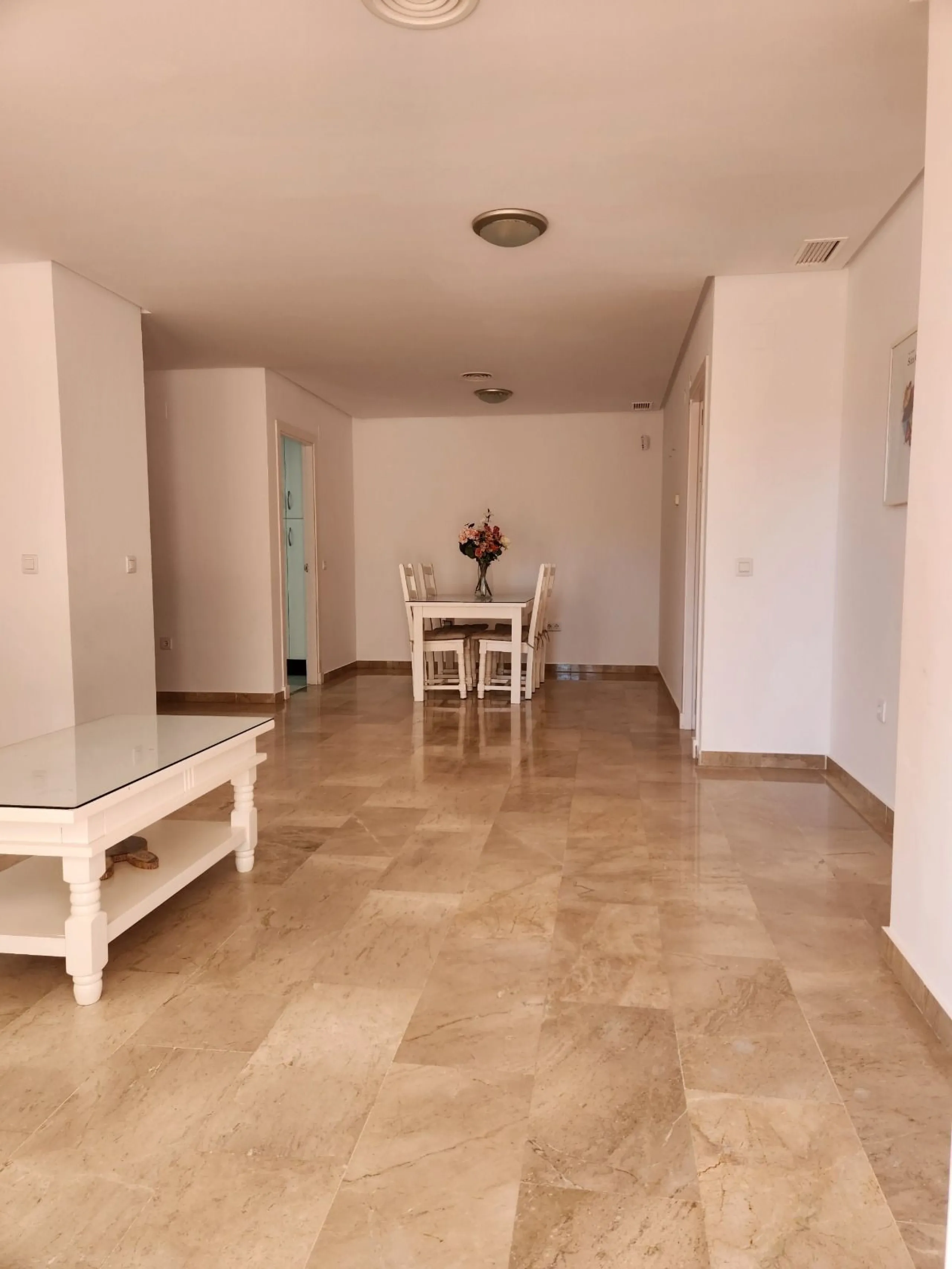 BRIGHT AND SPACIOUS APARTMENT NEXT TO A GOLF COURSE IN BENALMADENA