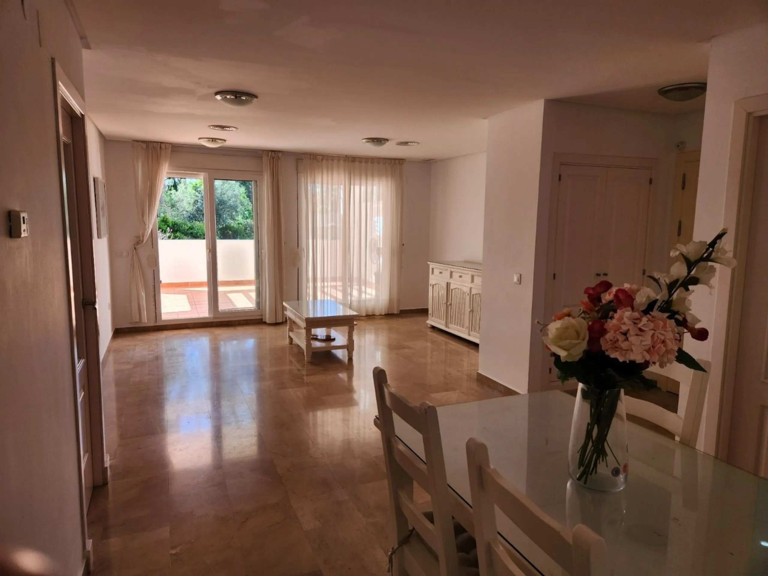 BRIGHT AND SPACIOUS APARTMENT NEXT TO A GOLF COURSE IN BENALMADENA