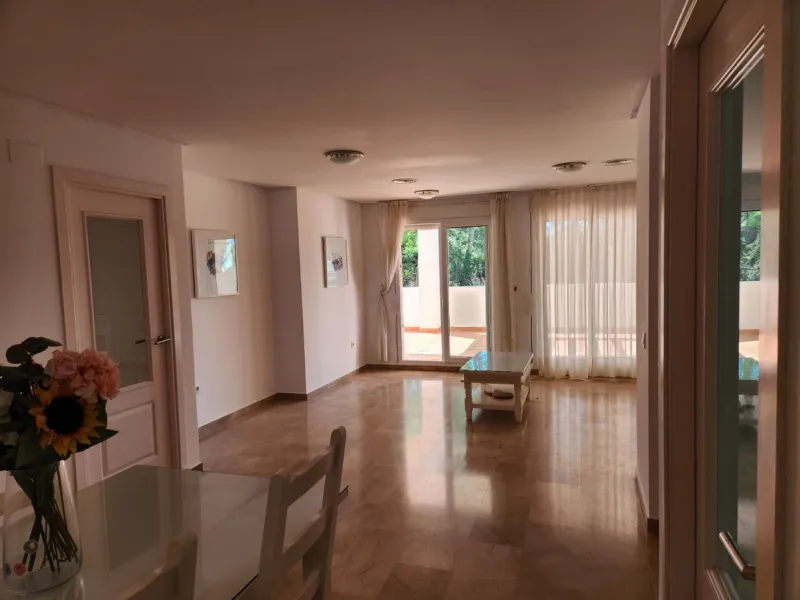 BRIGHT AND SPACIOUS APARTMENT NEXT TO A GOLF COURSE IN BENALMADENA