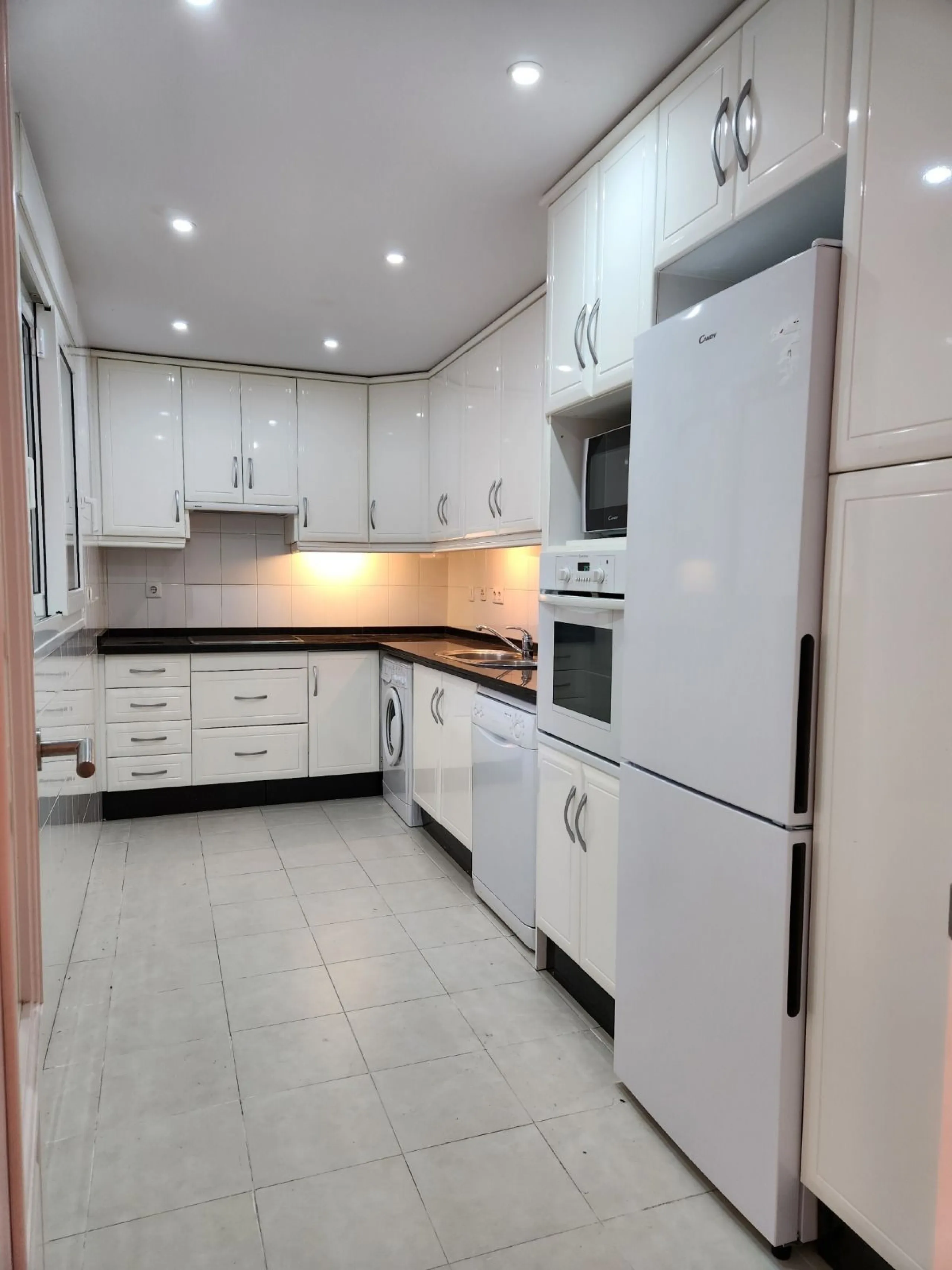 BRIGHT AND SPACIOUS APARTMENT NEXT TO A GOLF COURSE IN BENALMADENA