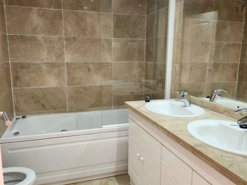 BRIGHT AND SPACIOUS APARTMENT NEXT TO A GOLF COURSE IN BENALMADENA