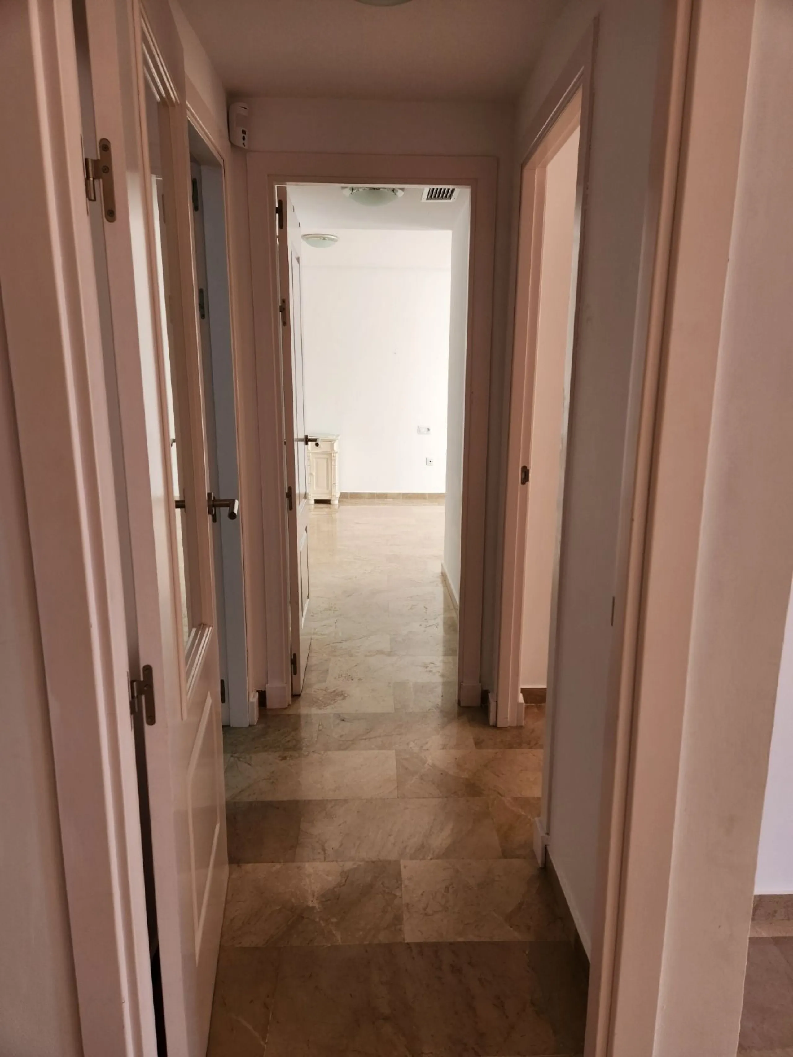 BRIGHT AND SPACIOUS APARTMENT NEXT TO A GOLF COURSE IN BENALMADENA