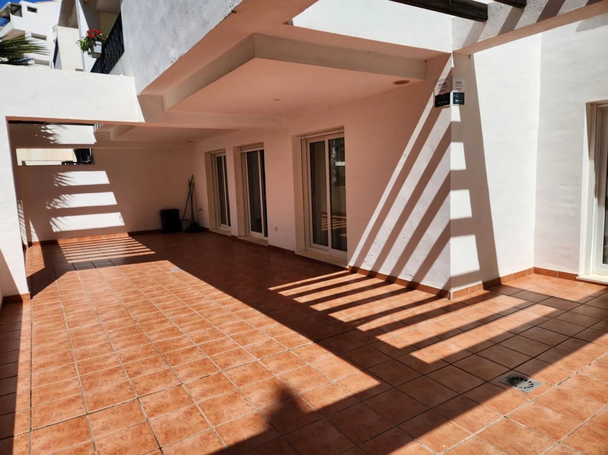 BRIGHT AND SPACIOUS APARTMENT NEXT TO A GOLF COURSE IN BENALMADENA
