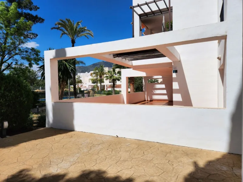 BRIGHT AND SPACIOUS APARTMENT NEXT TO A GOLF COURSE IN BENALMADENA