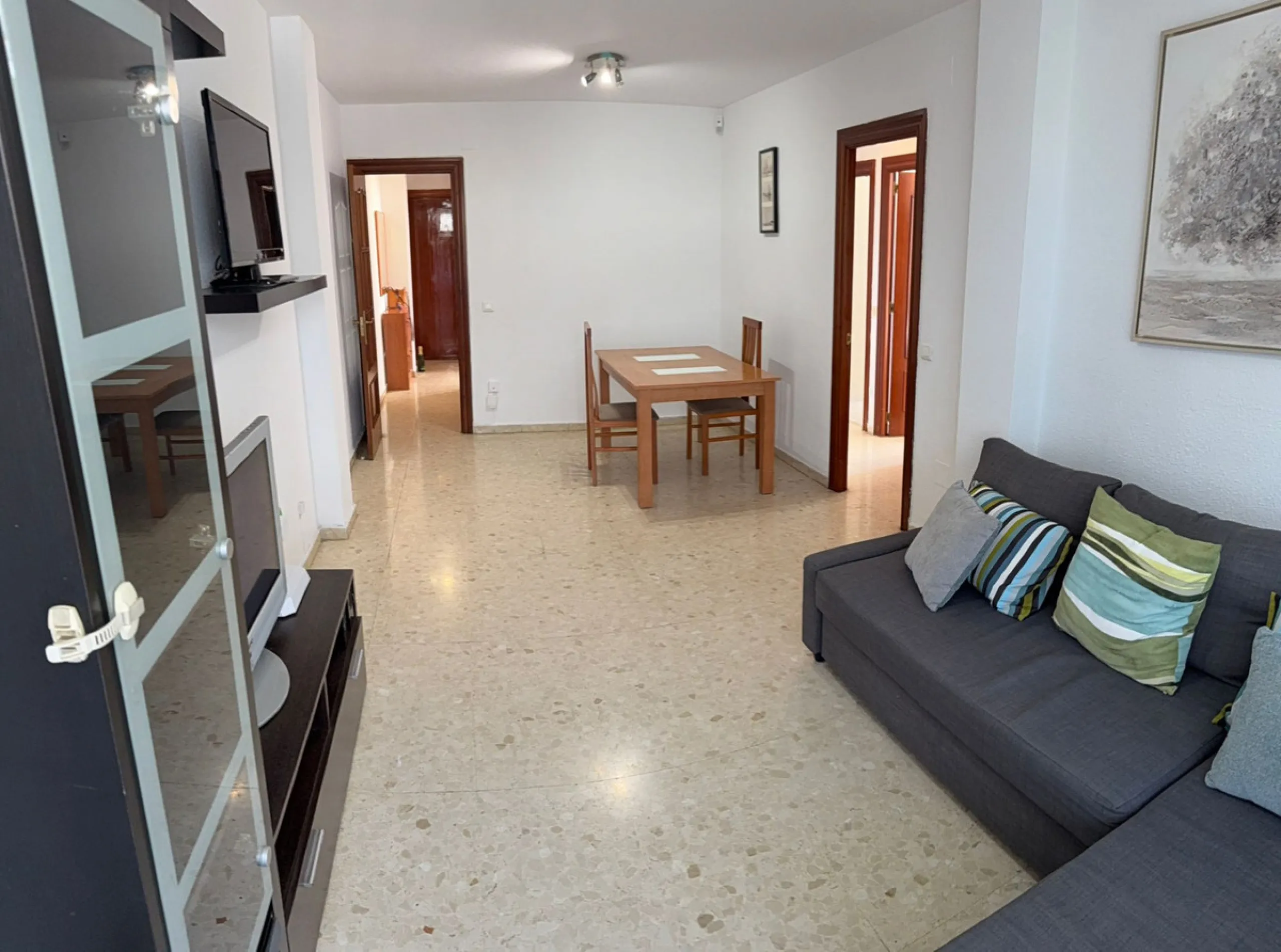 Apartment for Sale in the Center of Torremolinos – Gated Community with Pool and Gardens