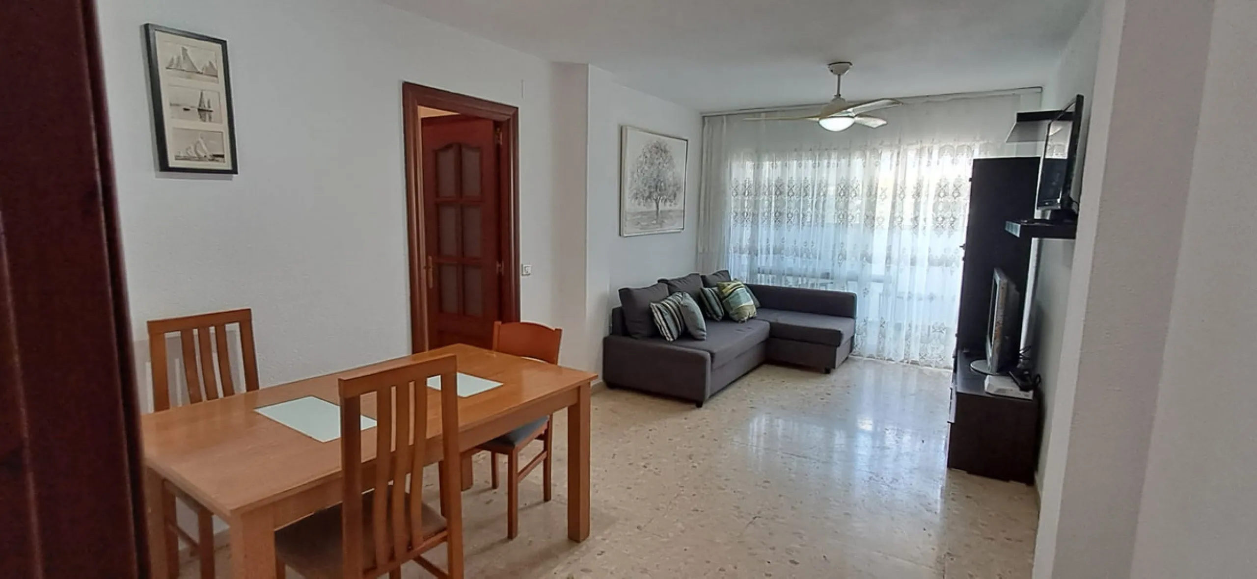 Apartment for Sale in the Center of Torremolinos – Gated Community with Pool and Gardens
