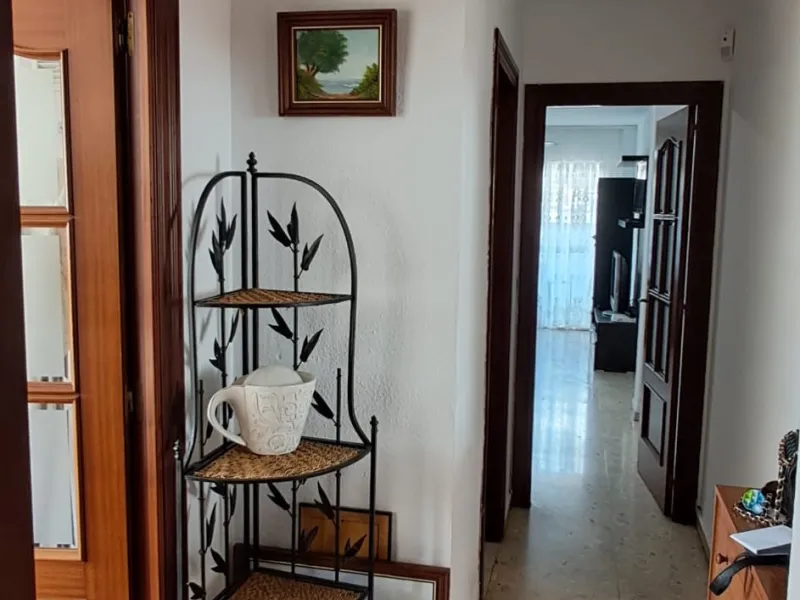 Apartment for Sale in the Center of Torremolinos – Gated Community with Pool and Gardens